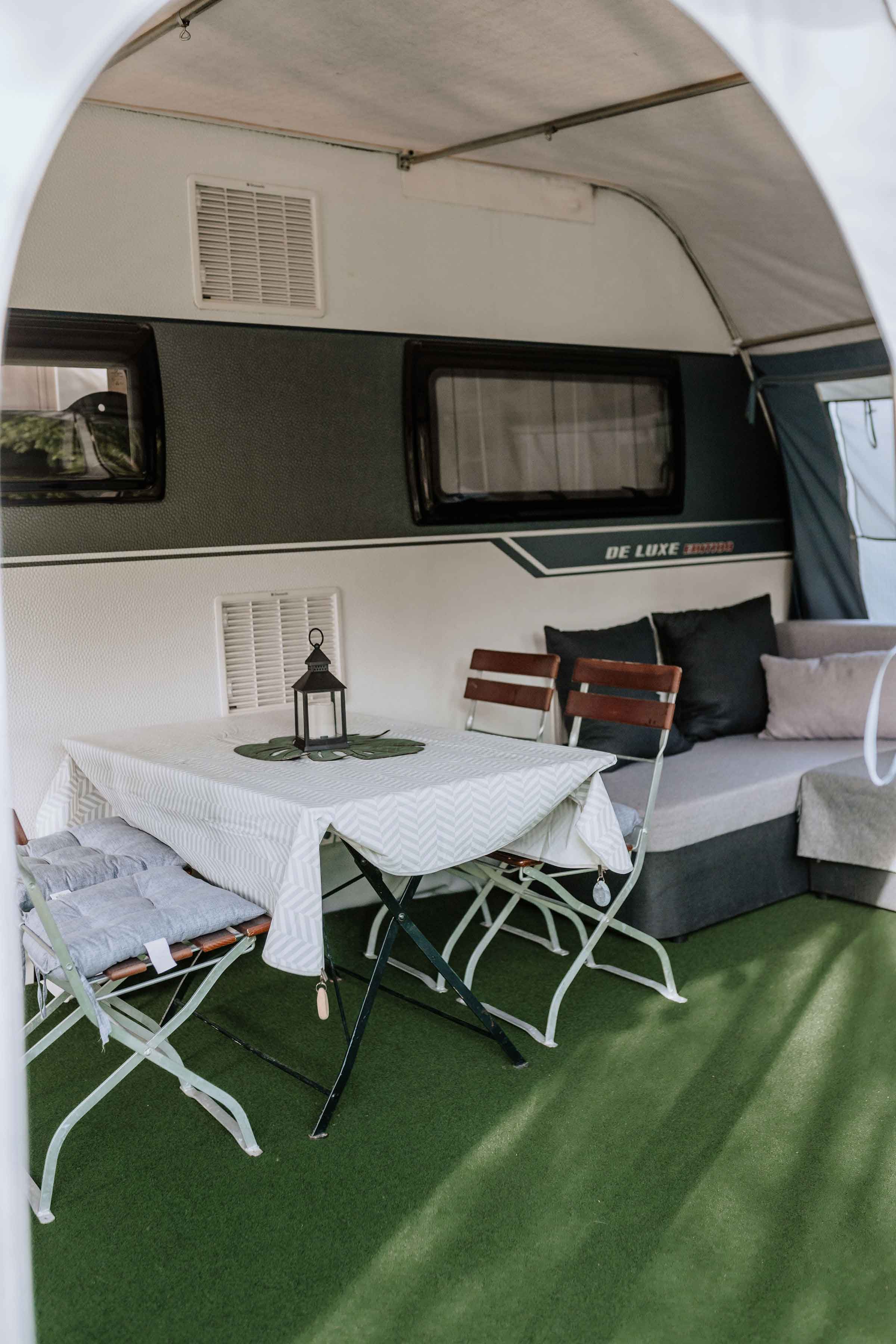 Mietwohnwagen Außenbereich