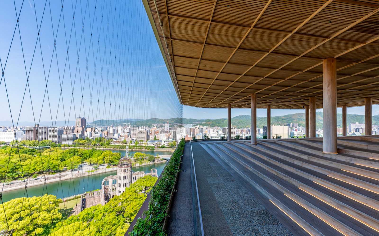 ہیروشیما شہر کا منظر اوریذورو ٹاور کے مشاہداتی ڈیک سے۔
