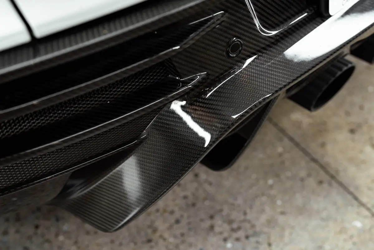 2021 Aston Martin DBX photo 9