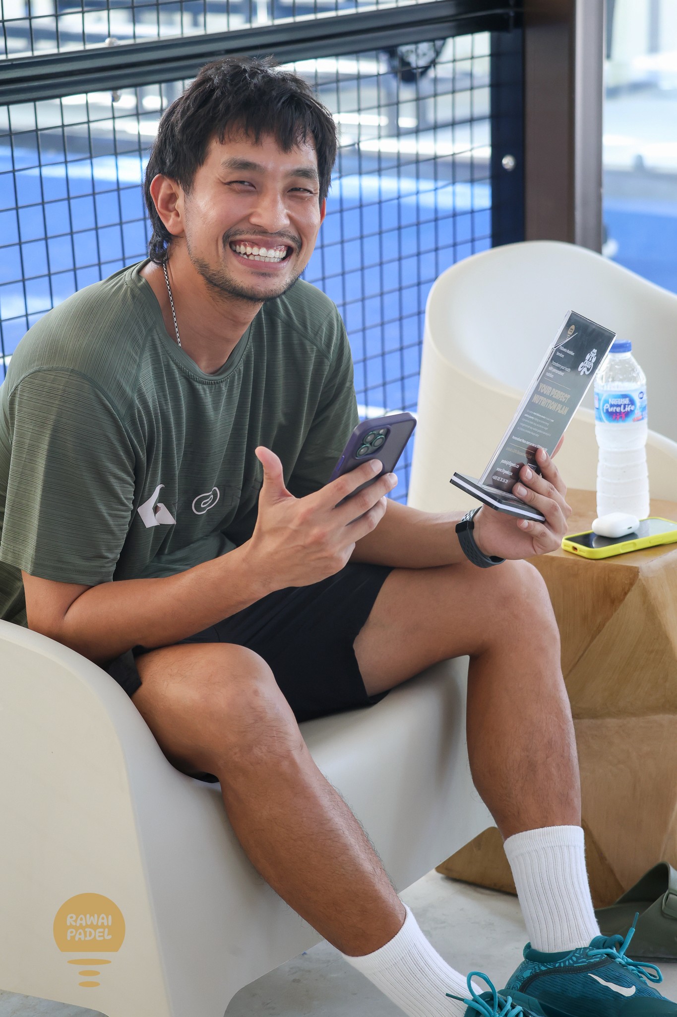person holding tennis racket