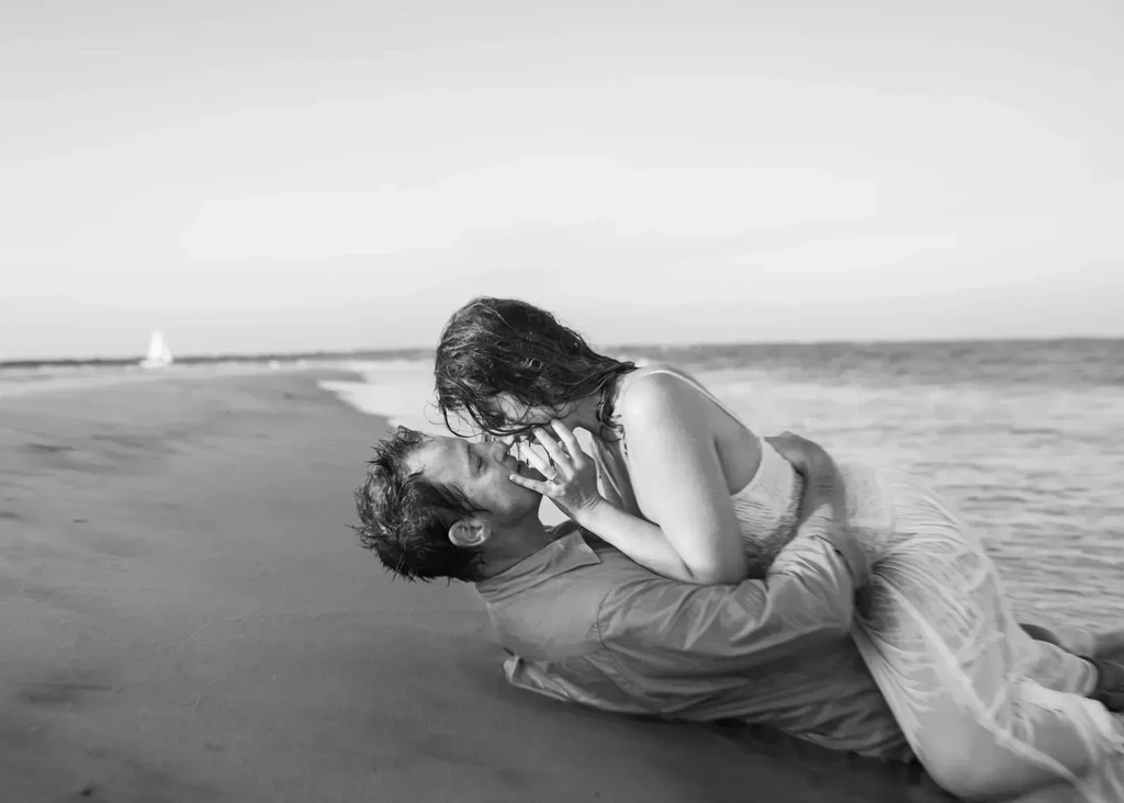 Couple session photo by Kelsey Lynn Photography