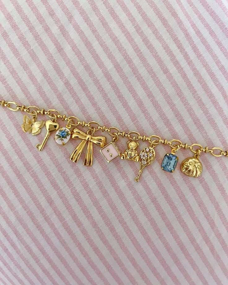 Established jewelry store selling custom gifting products