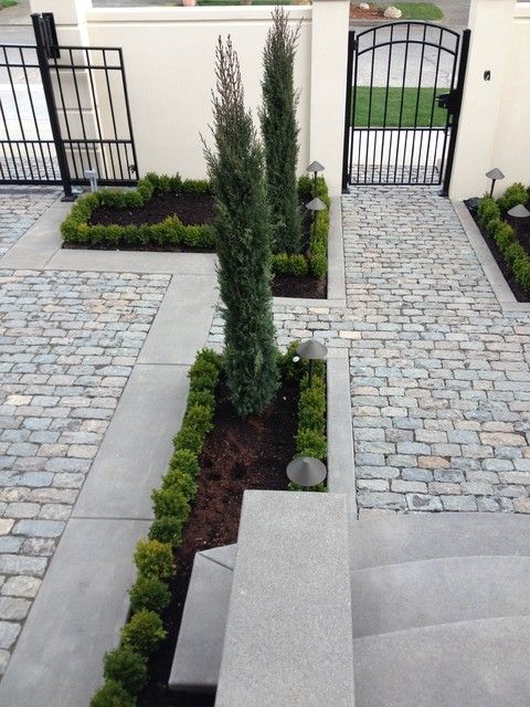 Cobblestone Driveway and entrance path