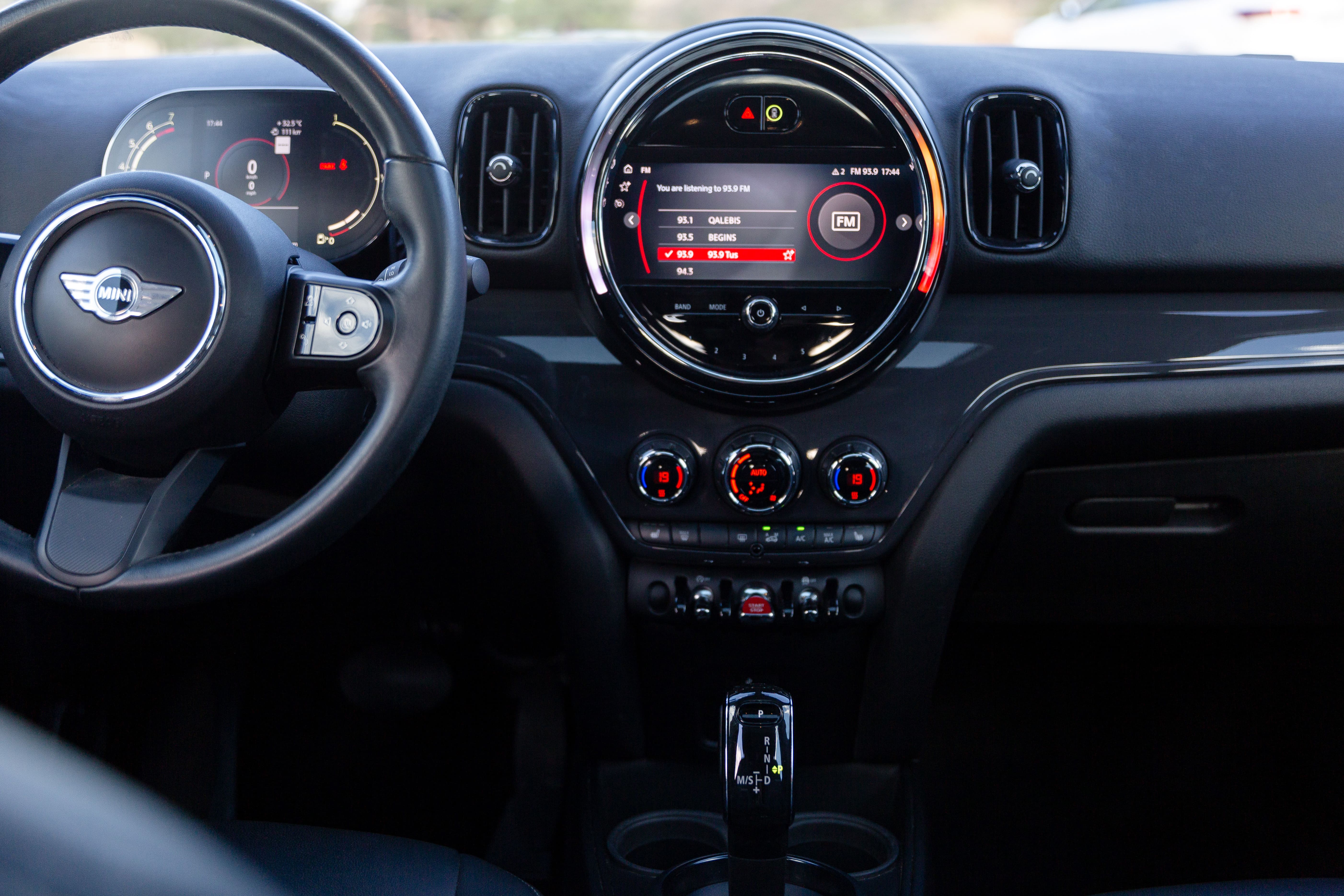 Car Additional Photo 1