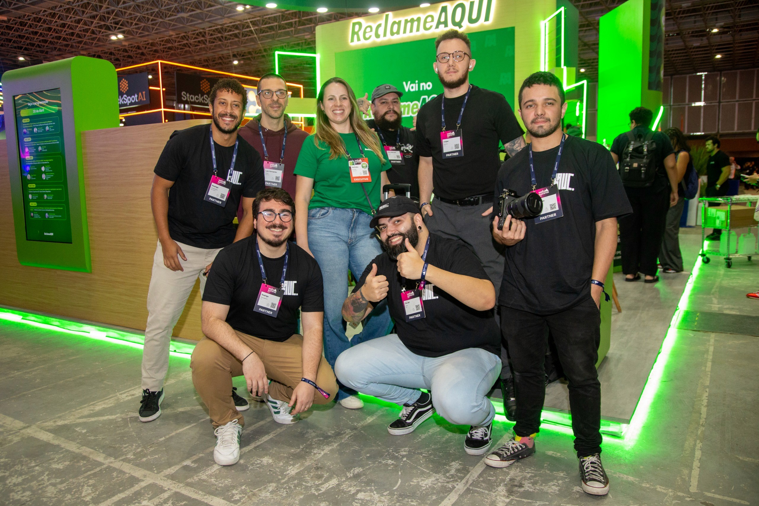 Equipe bauc. + Reclame Aqui no Web Summit