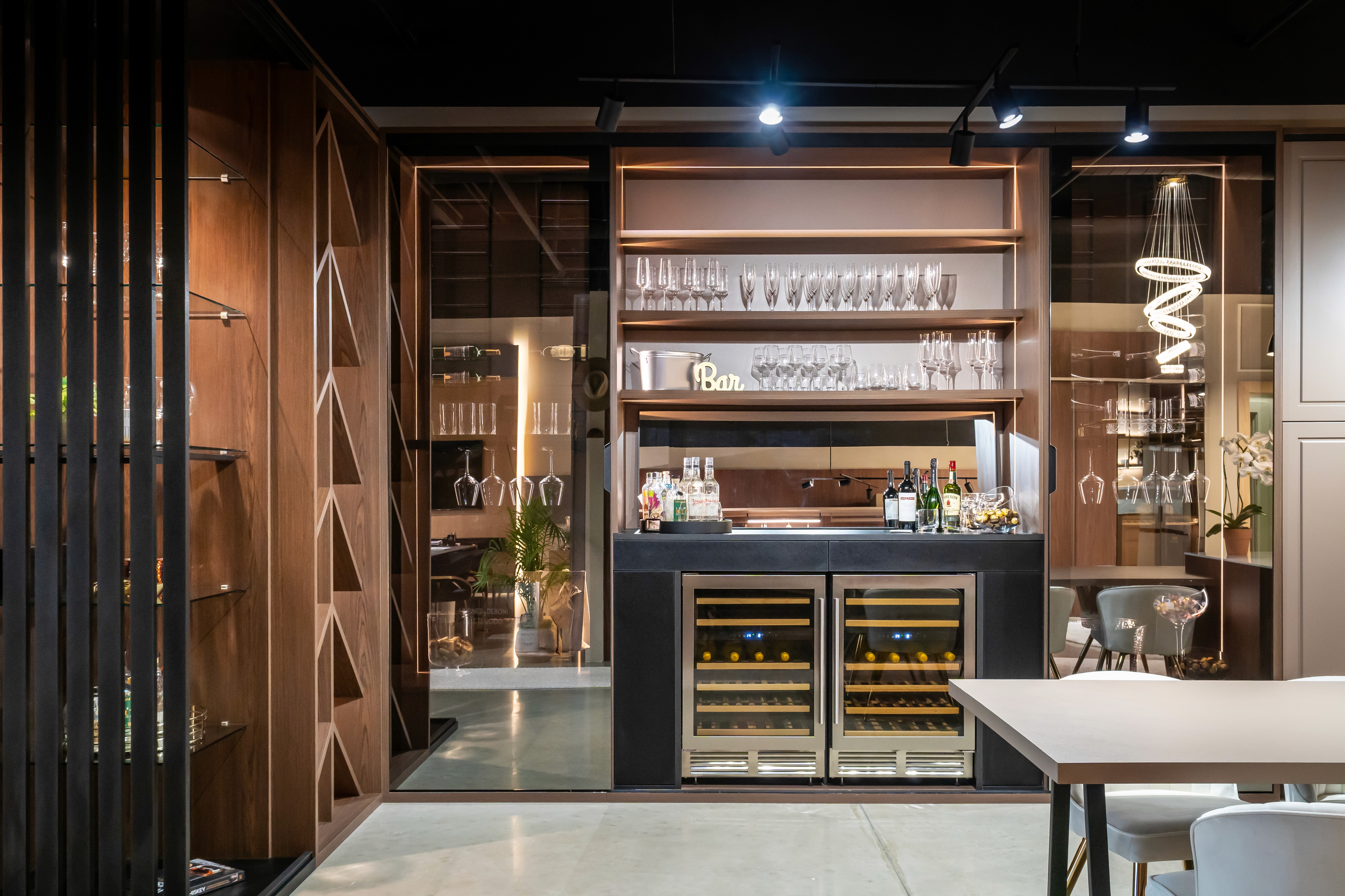 Lithos founders in factory