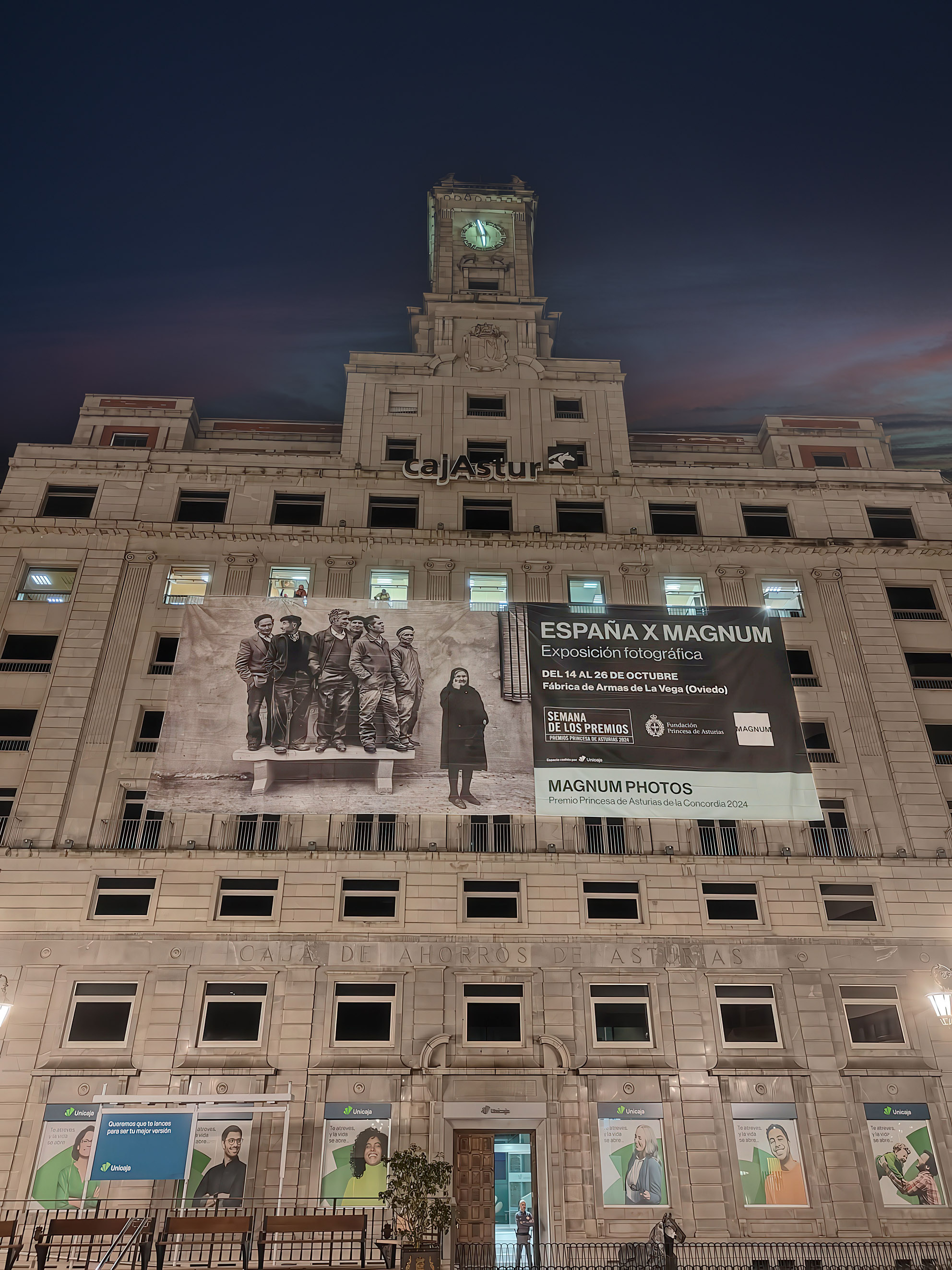 Lona gran formato 25x10m edificio Unicaja Oviedo — Premios Princesa de Asturias 2024