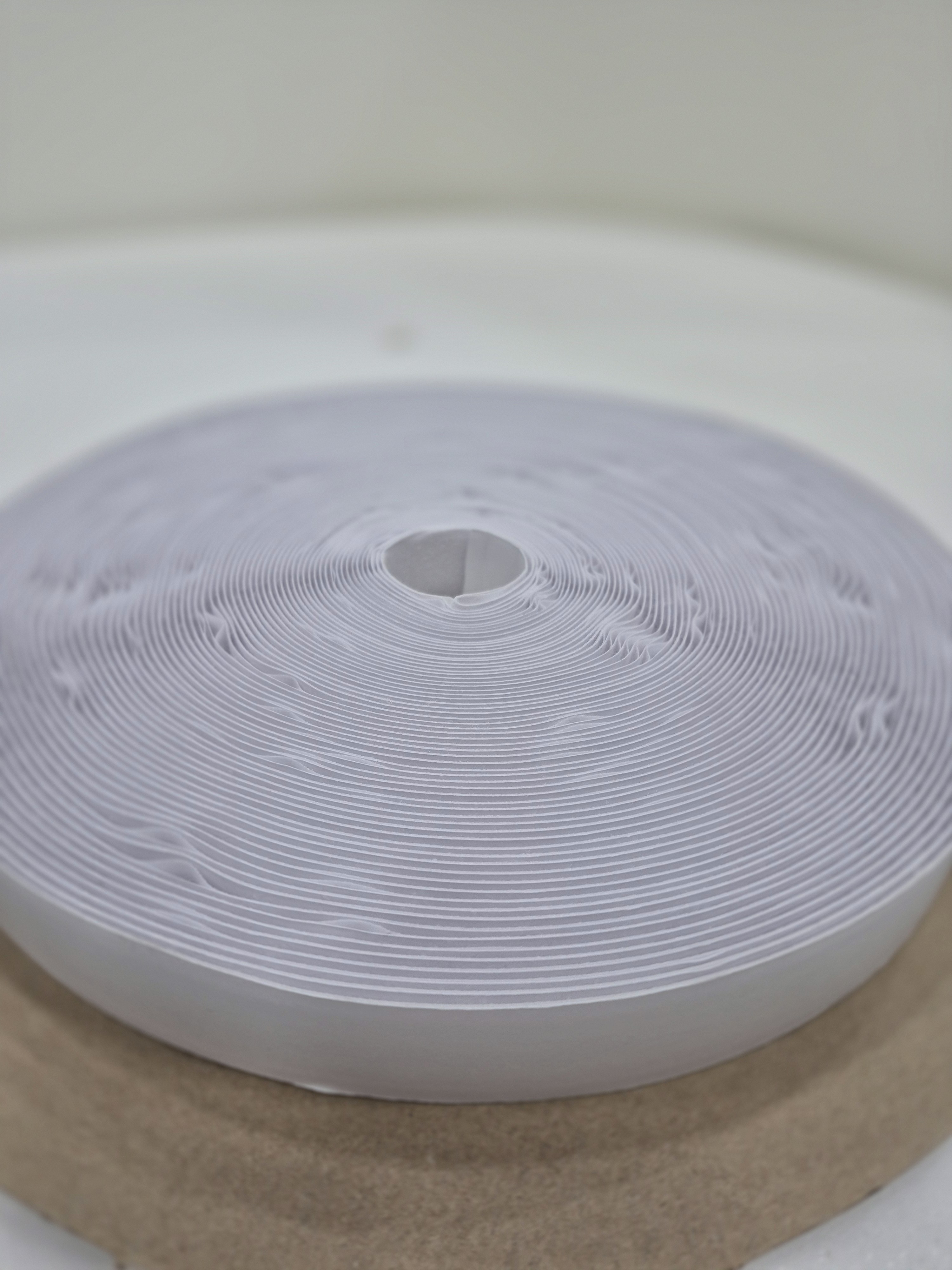 Fecho de Contato Adesivo Adina Branco 2,5cm