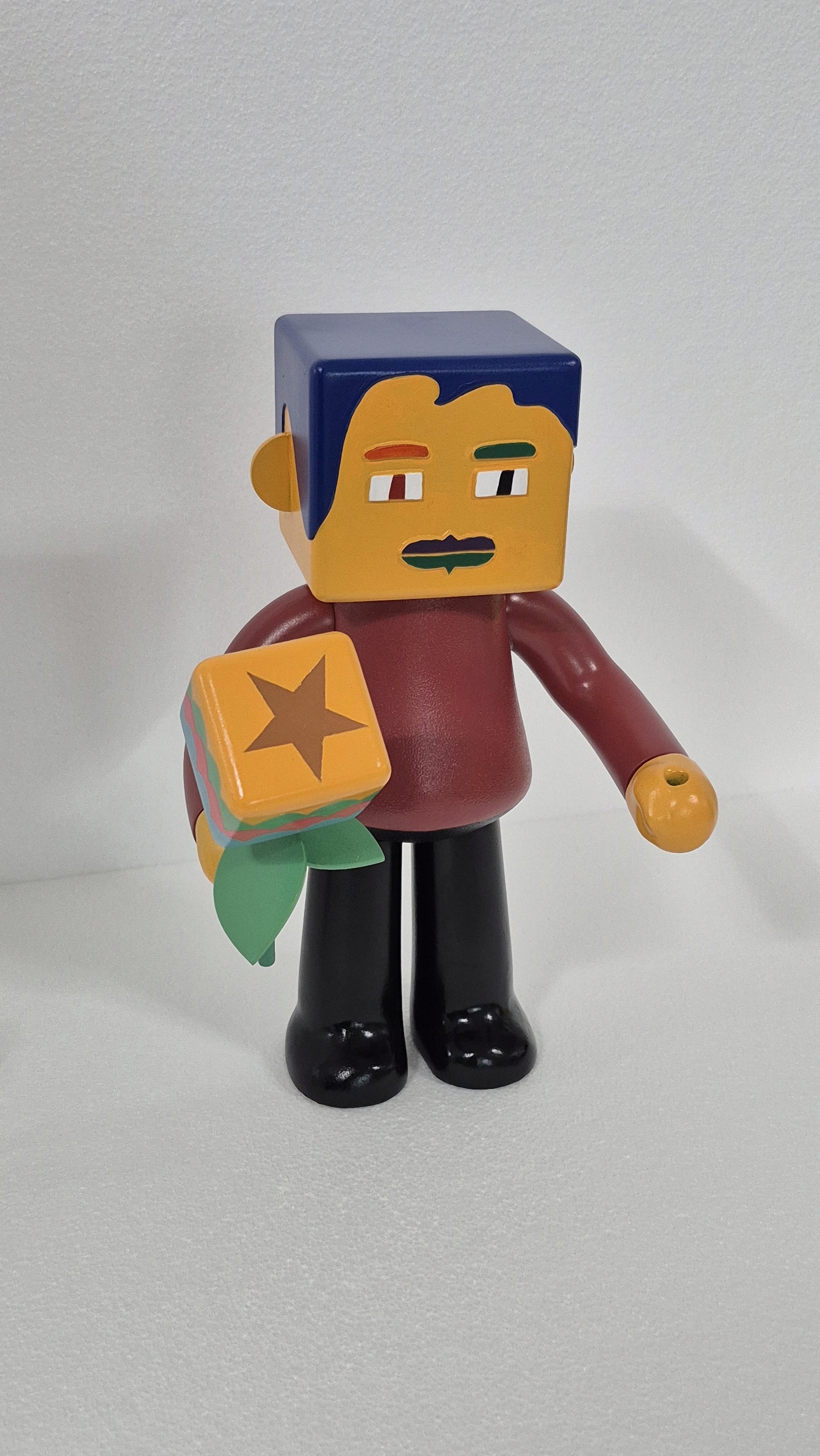 완성된 키뮤니벌스 네모크루 아트토이 피규어 정면, 에어브러시 채색 완성품, 키뮤스튜디오 — Completed KIMUNIVERSE NEMO CREW art toy figure, front view, airbrush-finished, Kimustudio