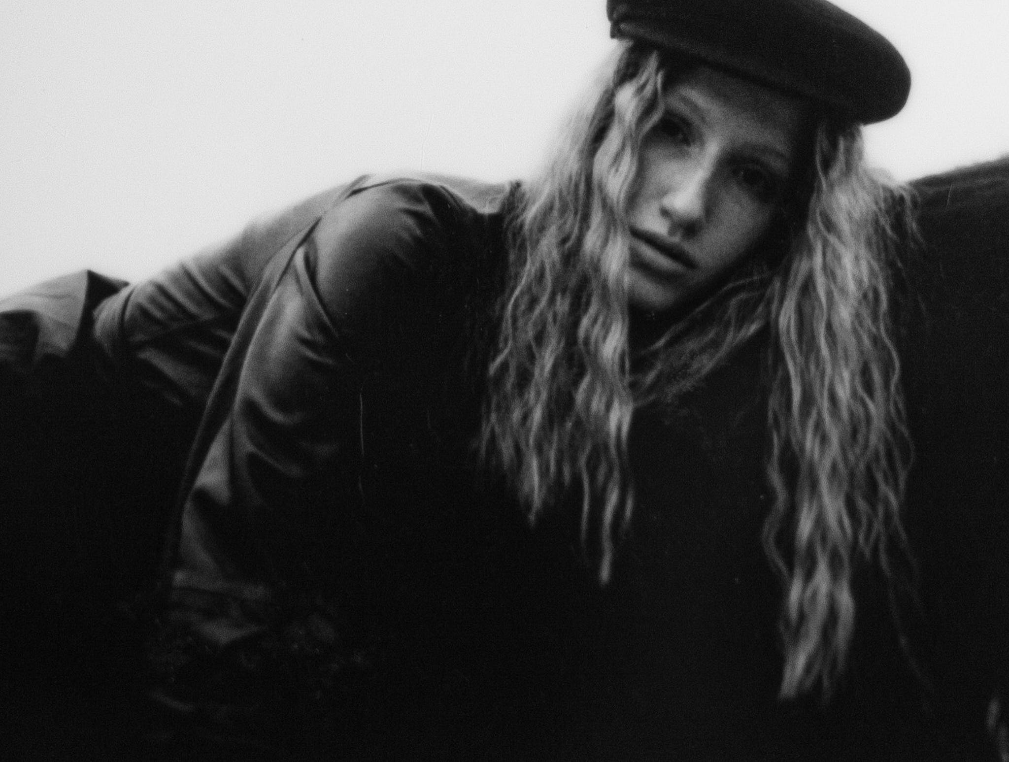 Linda Novotna for Kastner & Oehler by DIE IDA
