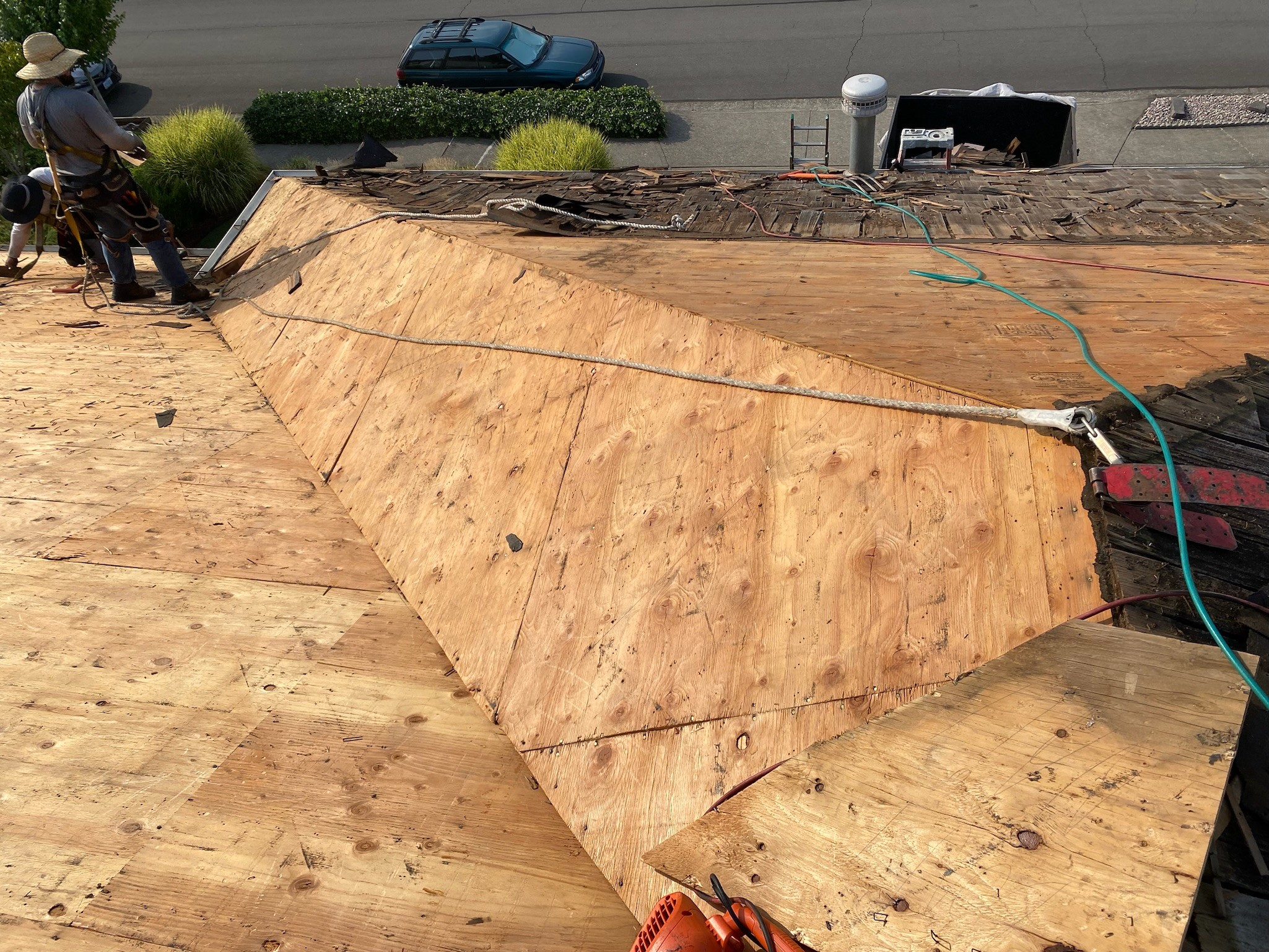Roof replacement project by Miguel Delarosa Construction