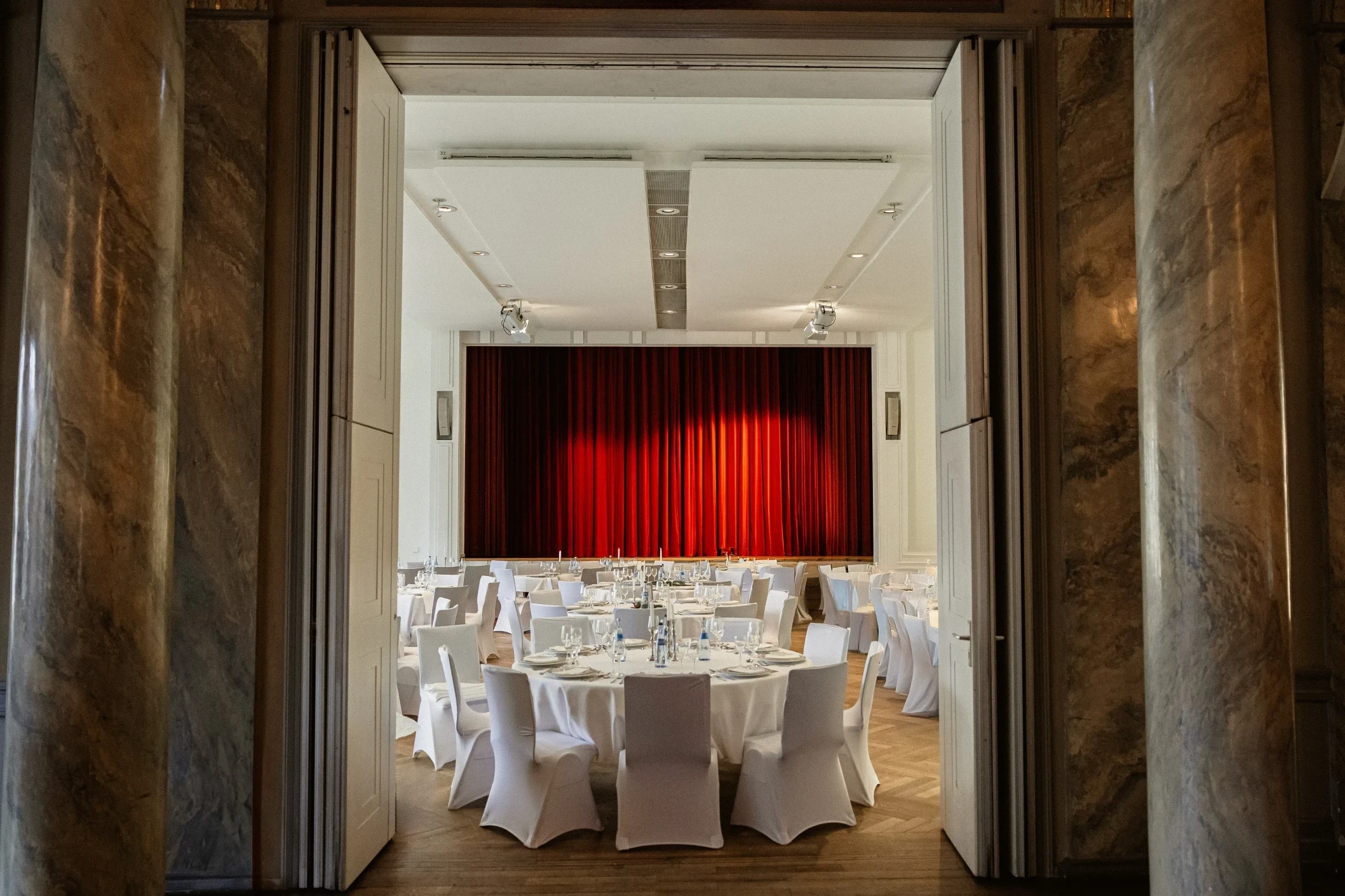 Die Beletage in Tübingen ist die perfekte Location für prunkvolle und originelle Hochzeiten