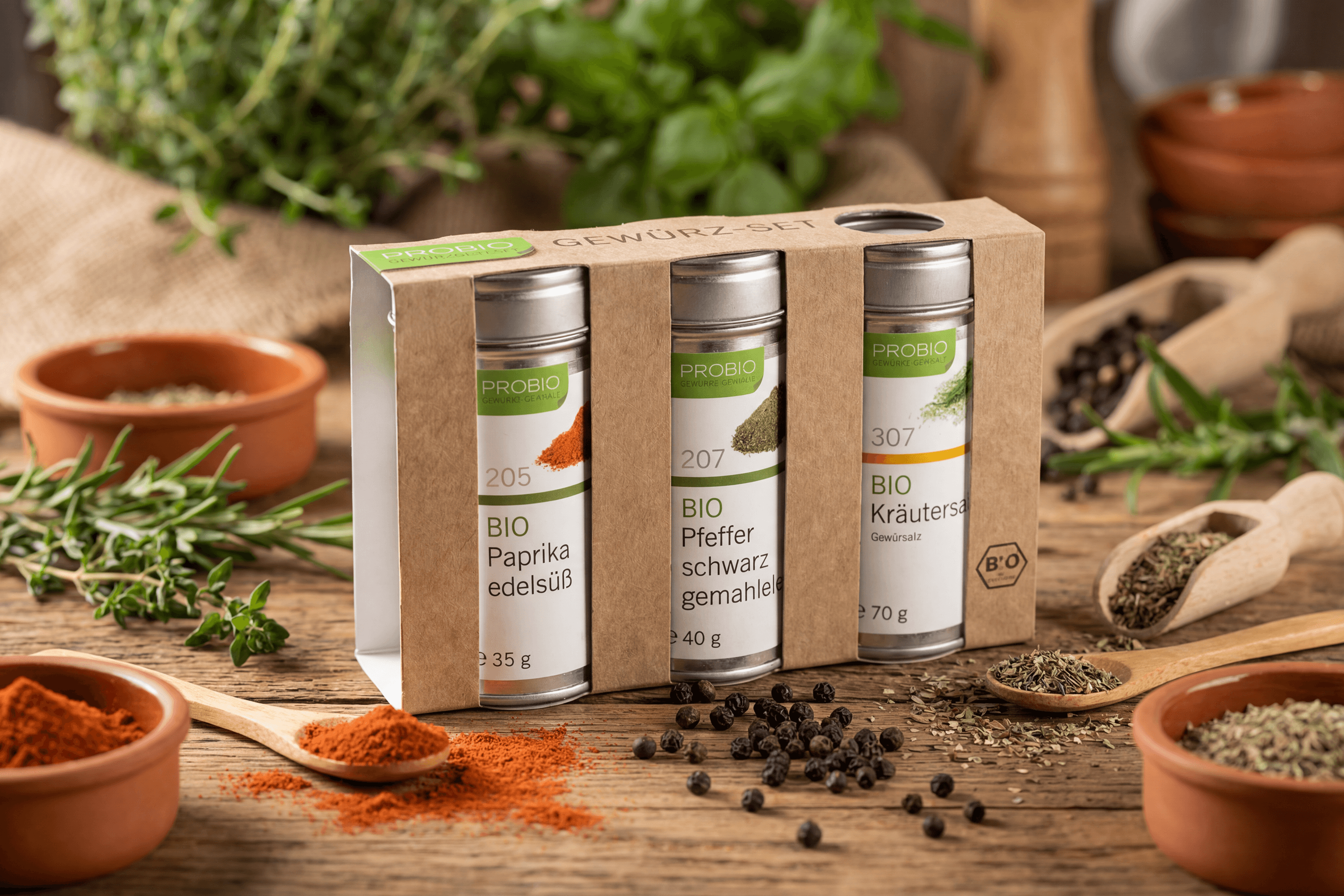 Spice set: paprika, pepper, herbs