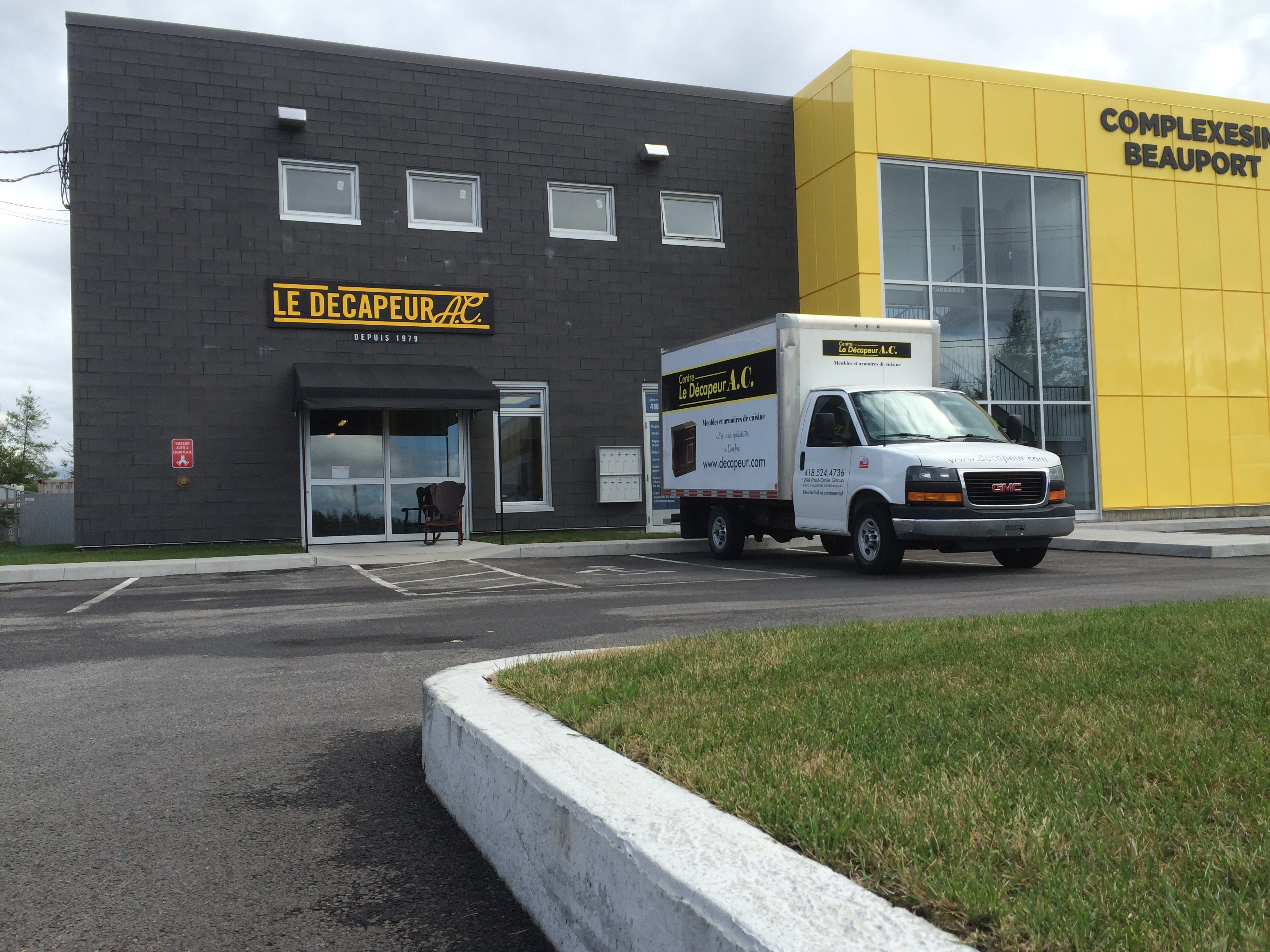 Usine de décapage et relooking de meubles Le Décapeur A.C à Québec