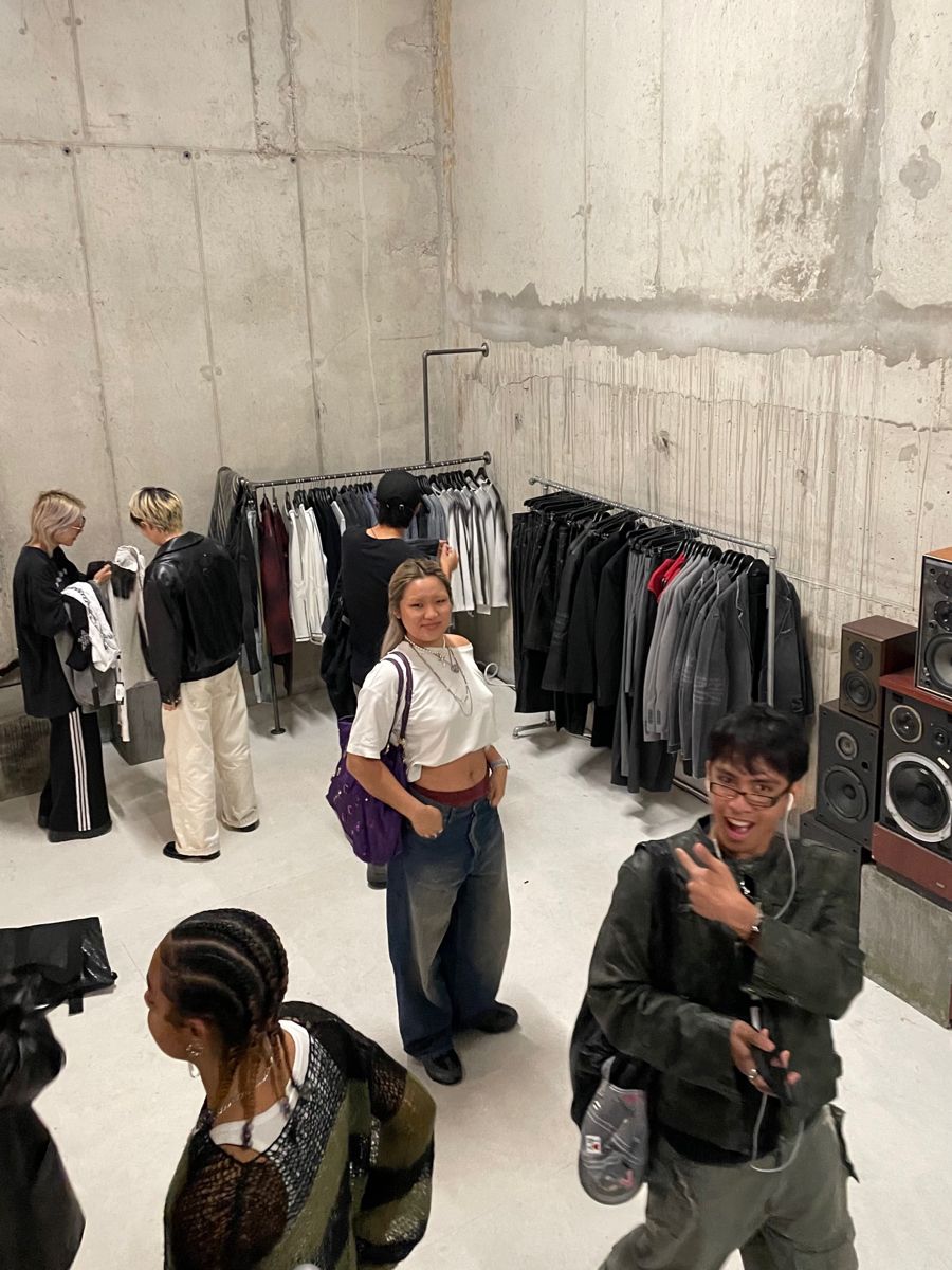 black turntable on brown wooden table