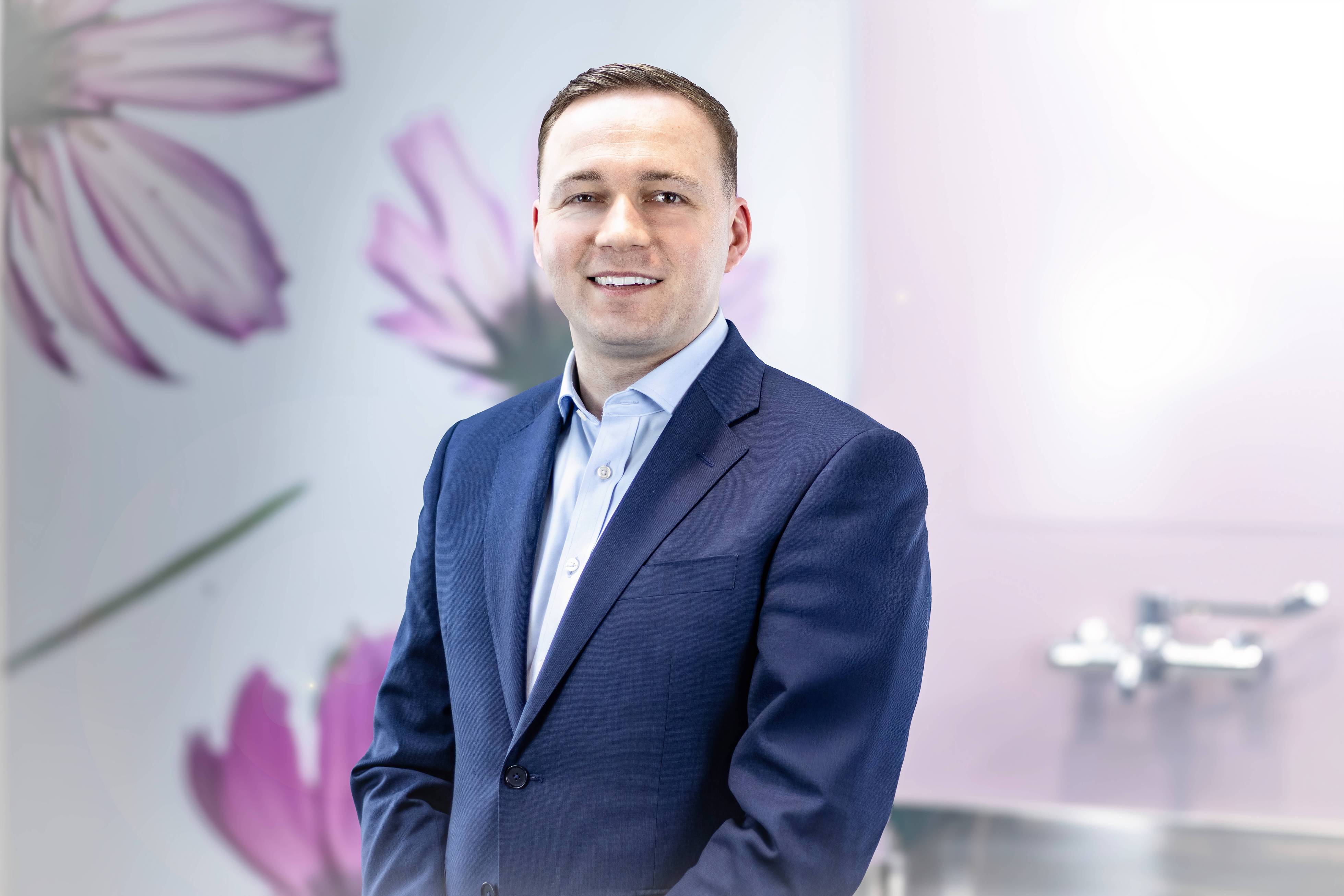 Cameron Rowles, Sales Director