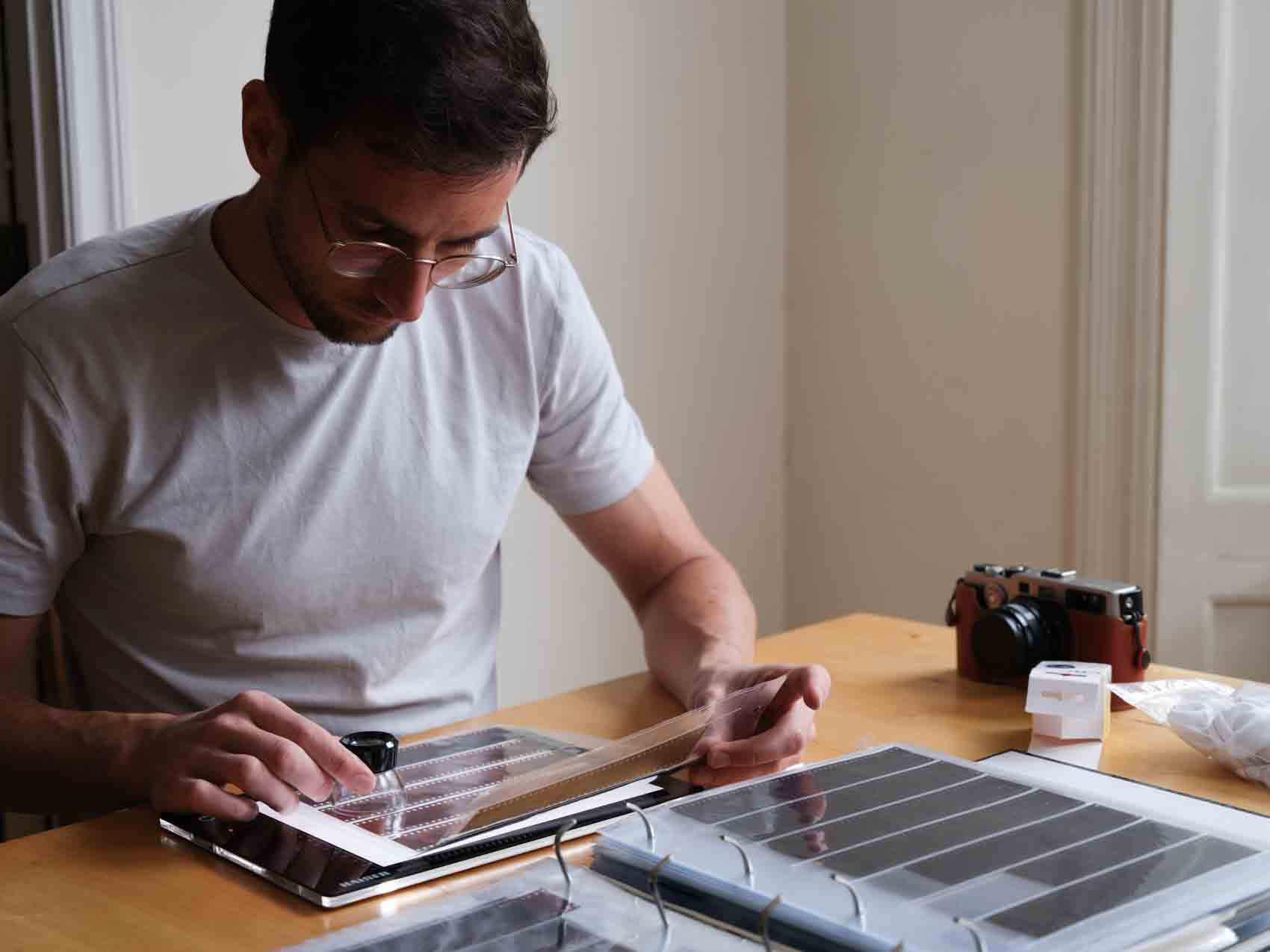 Inspecting analogue film negatives