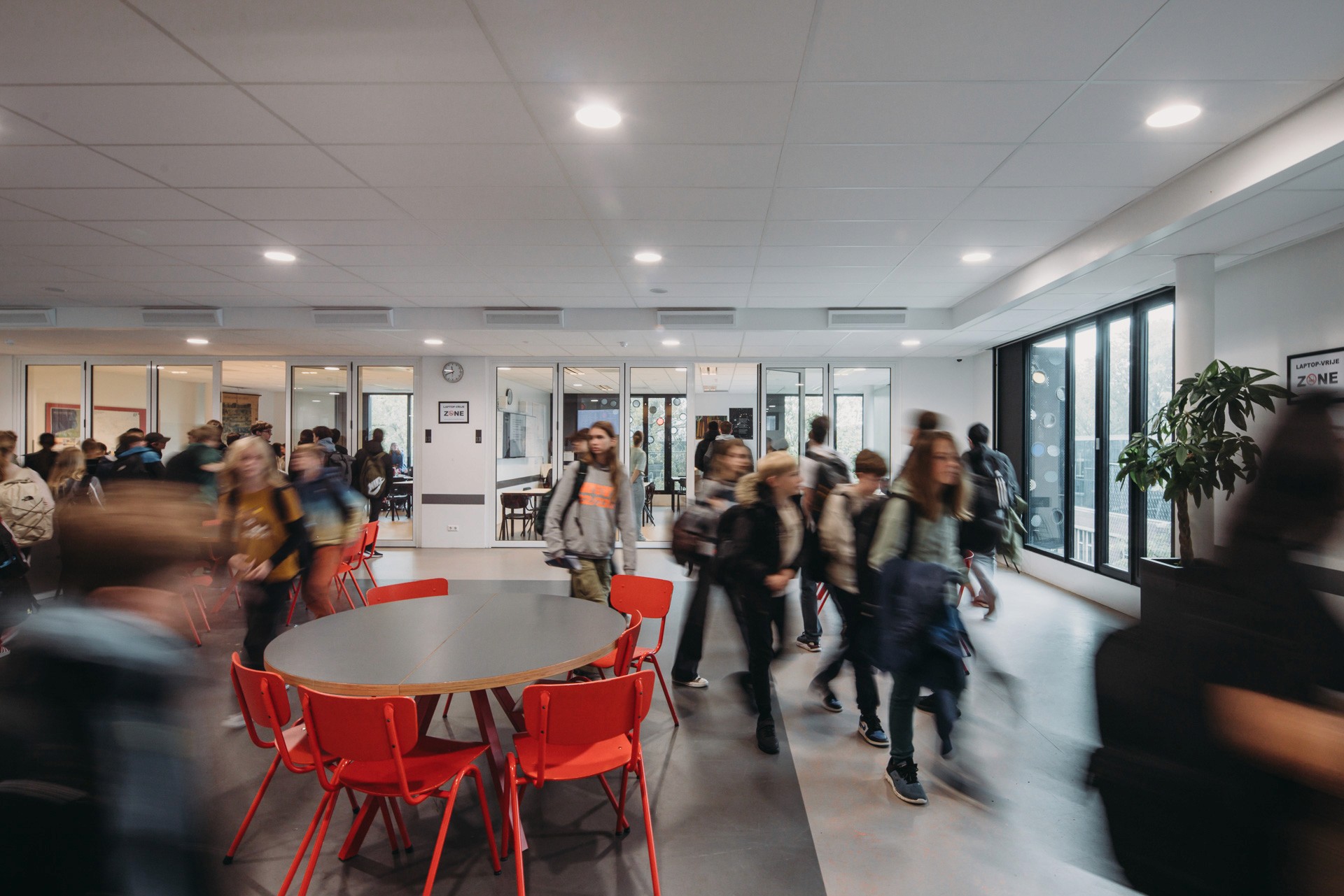 Interior photo of the learning plaza's on one of the floors in the new building of the Metis Montessori Lyceum in Amsterdam