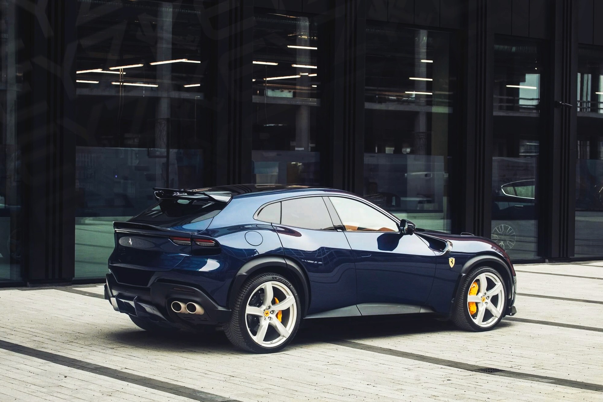 Vue extérieure arrière Ferrari Purosangue Bleu – Location SUV à Dubaï | Keyz Rent