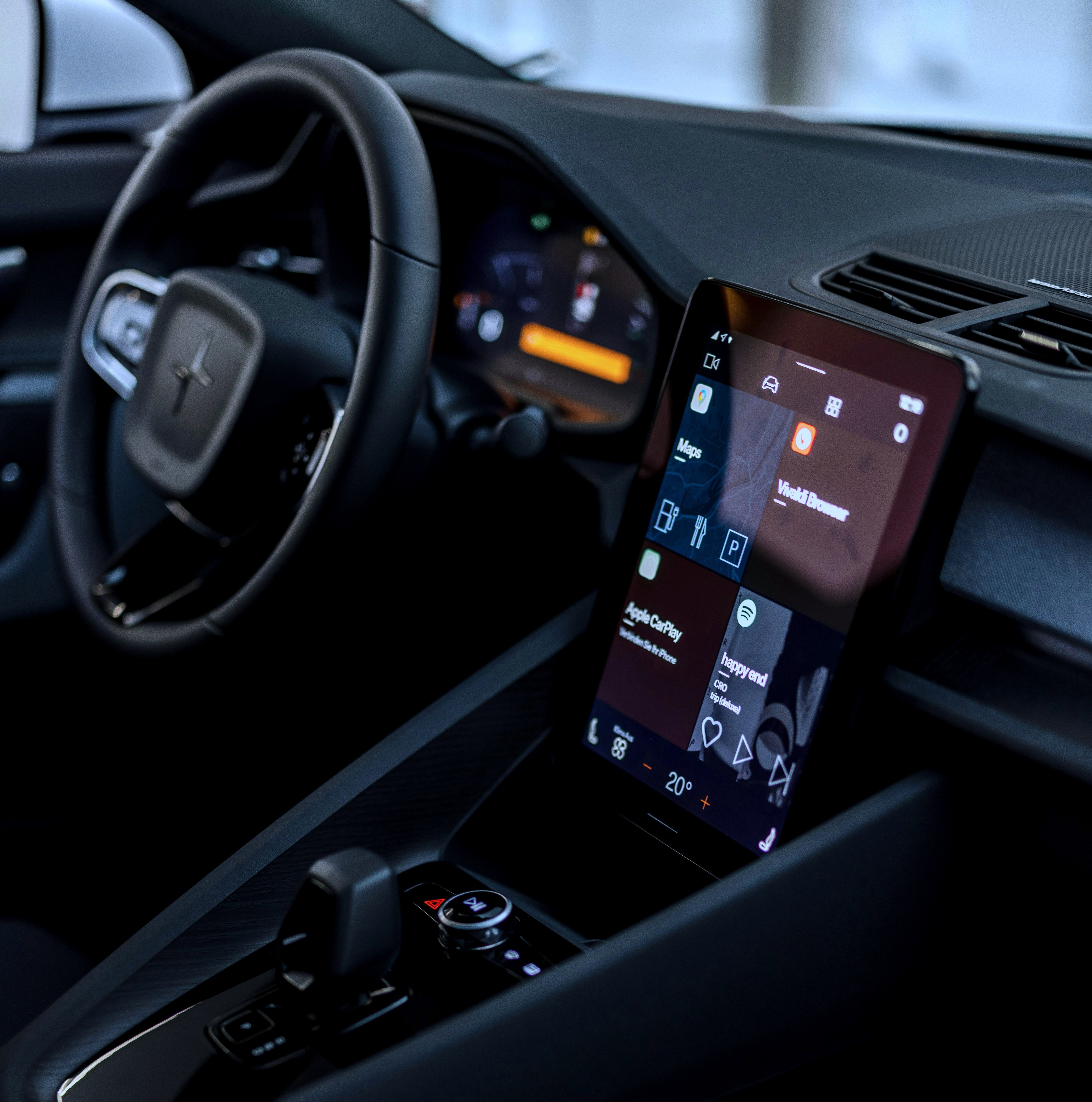 speaker with a half white half green background