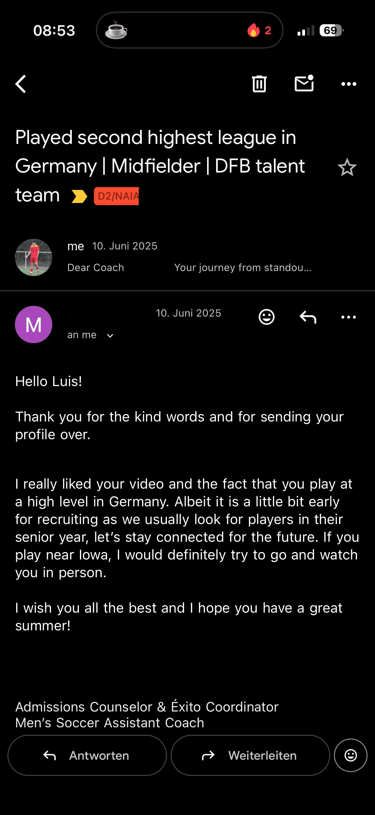 division1-coach-talent-interessiert-gespraech