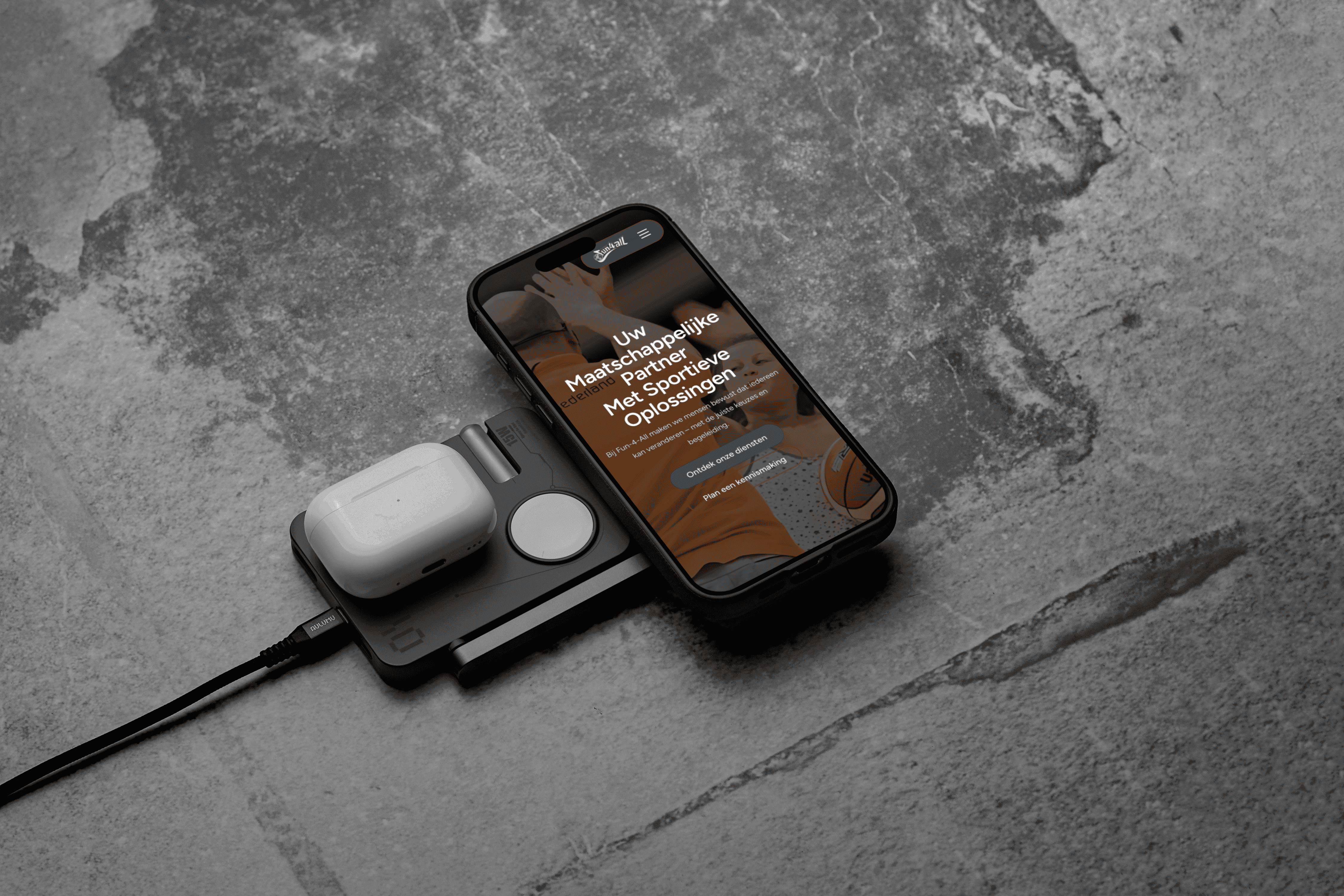 mockup iphone op lader