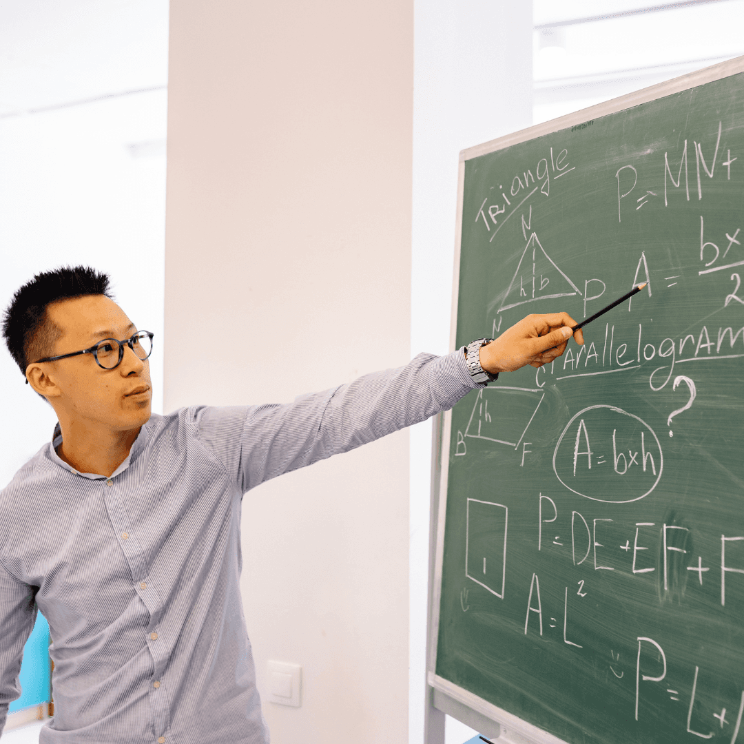 students-walking-through-a-sunlit-university-campus-in-coral-gables,-florida. - dλvξ-gλrciλ (pexels)