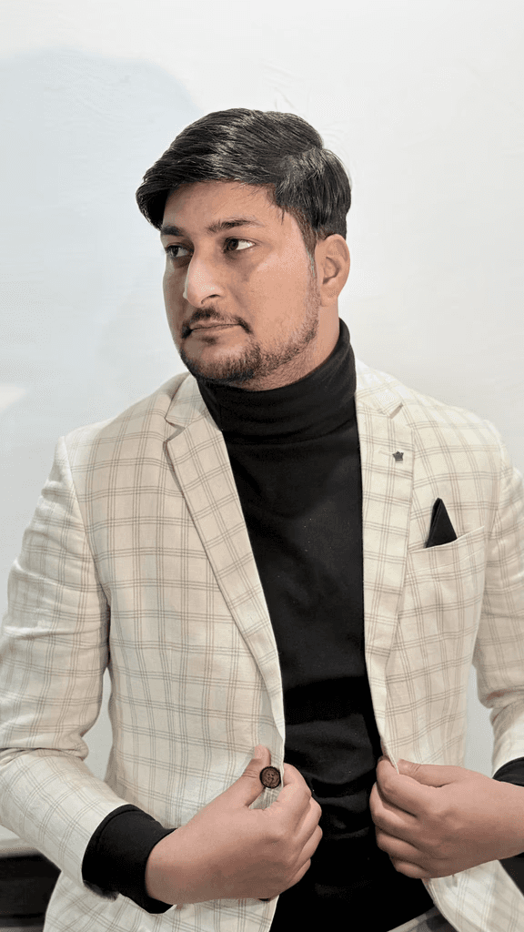 Protrait photo of Anan Javid