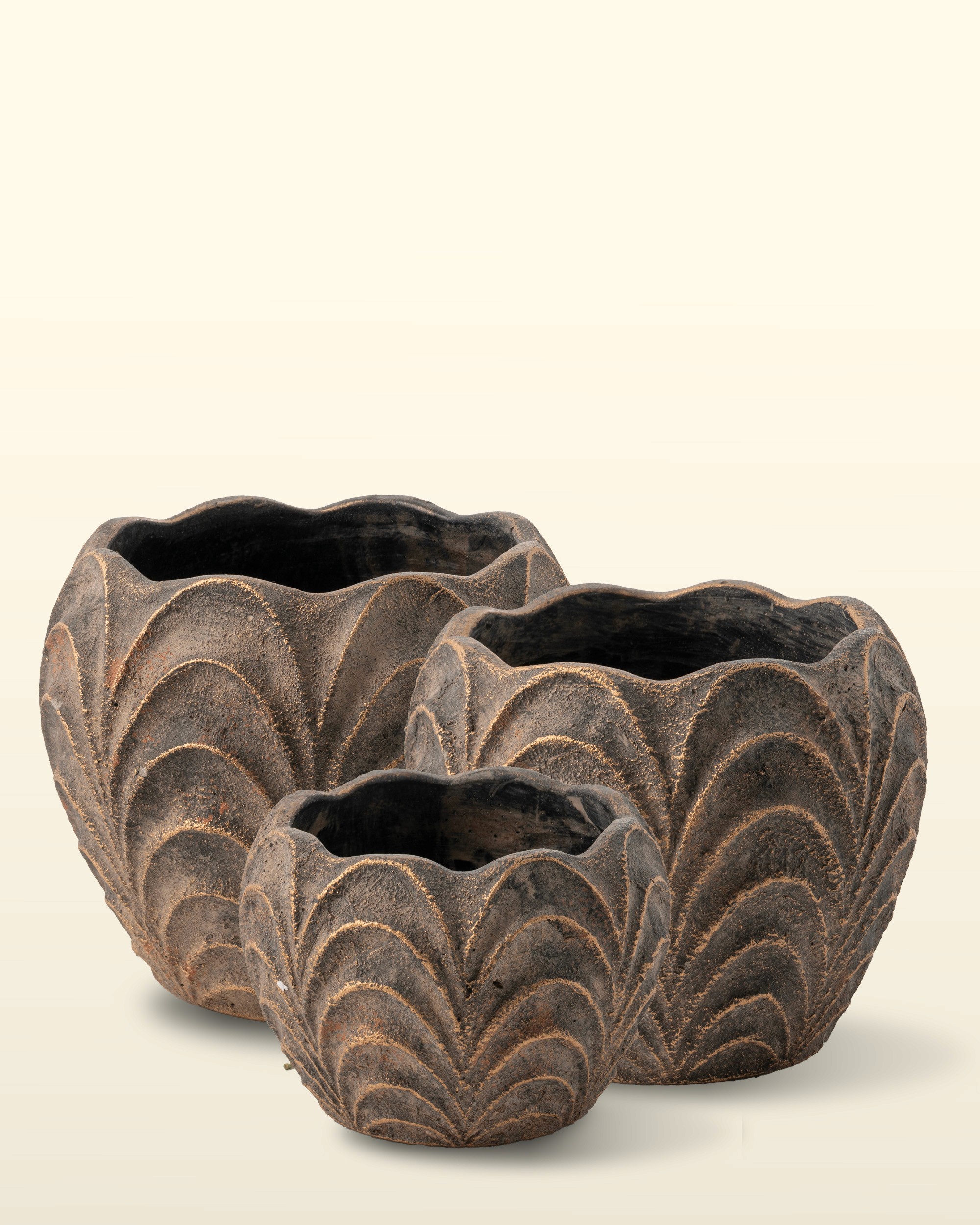 حوض بني — 17×17×12 سم — البيت الأخضر