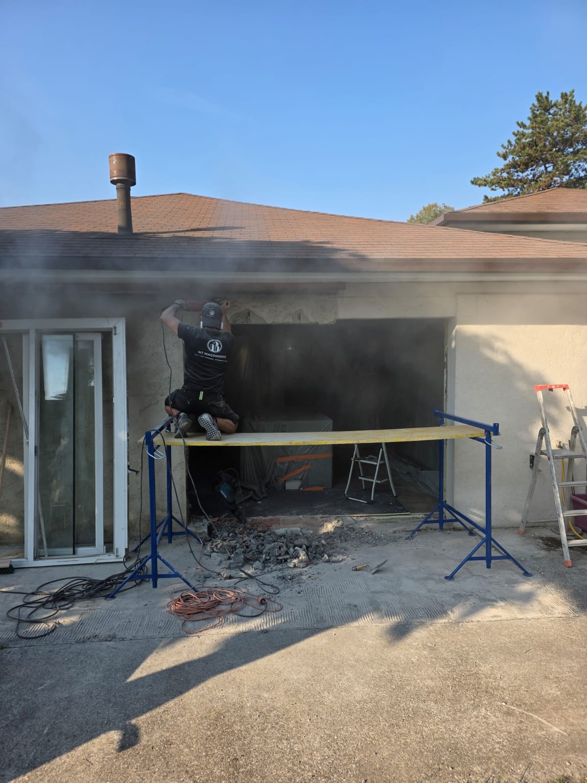 Réalisation d'un façade par NT Maçonnerie en Isère