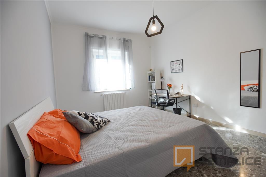Stanza di 17 mq in Viale Bognar, Napoli