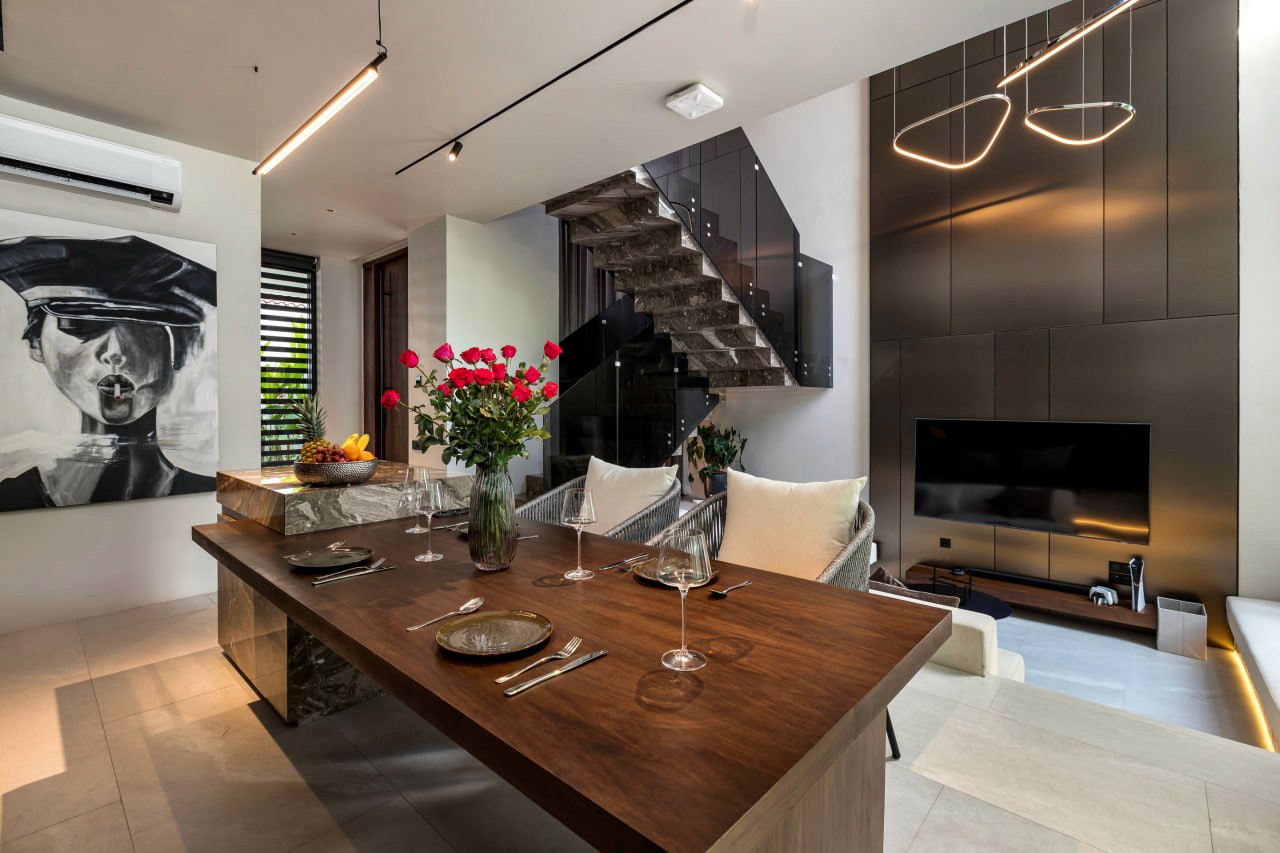 2-bedroom designer villa with 7-meter ceilings in Canggu