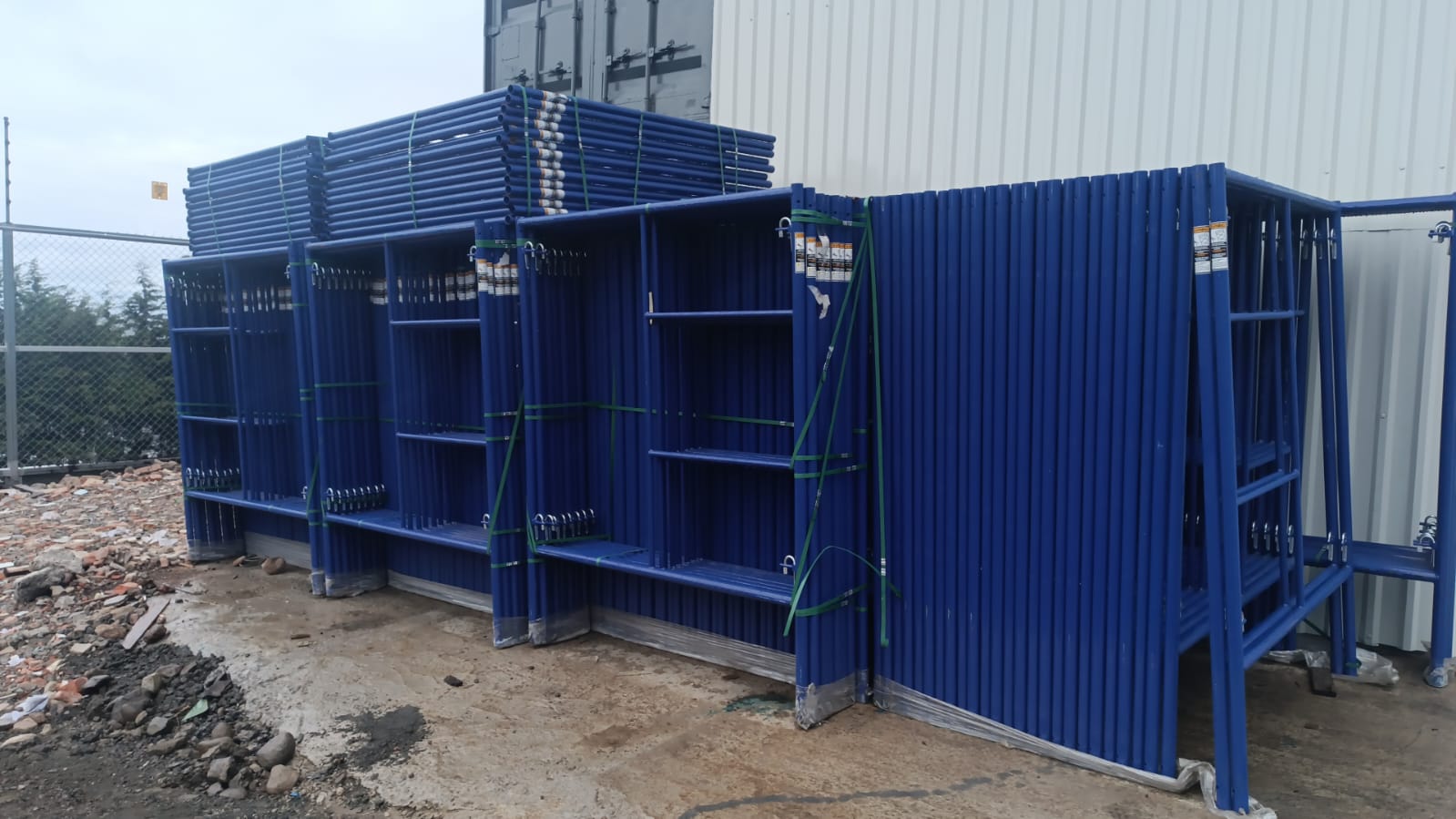 Andamios nuevos robados de Barmo Equipos circulando en el mercado tras estafa reciente