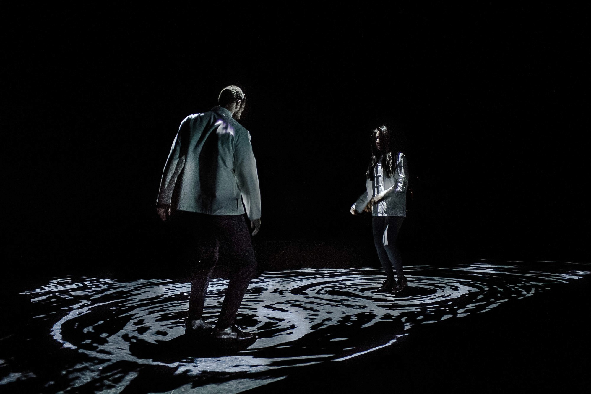 Resonance - interactive stage projection mapping