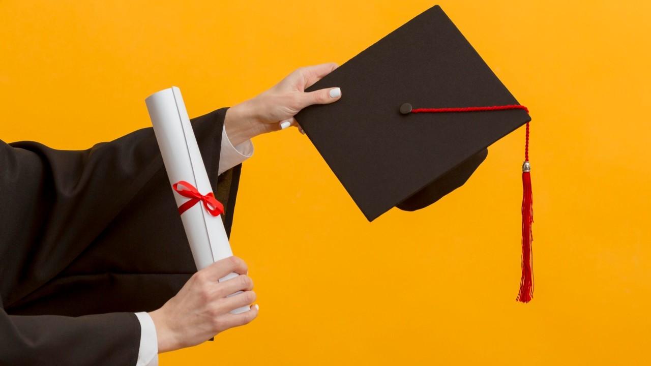 graduating from college - Research Paper Topics For College Students