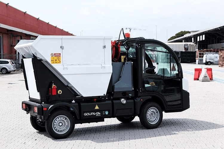 a golf cart with a golf bag