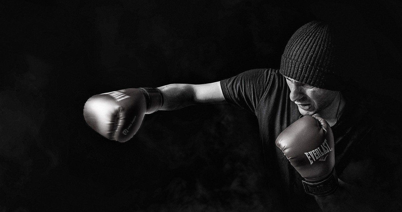 box,-sport,-men,-training,-male,-people,-person,-boxer,-boxing,-fight,-in-black, - harutmovsisyan (pixabay)