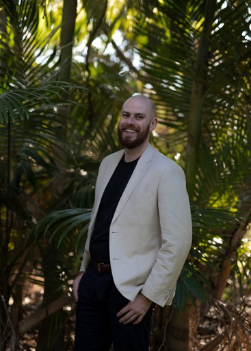 Image of Tom Millington CEO and Founder of People8 talking on a podcast