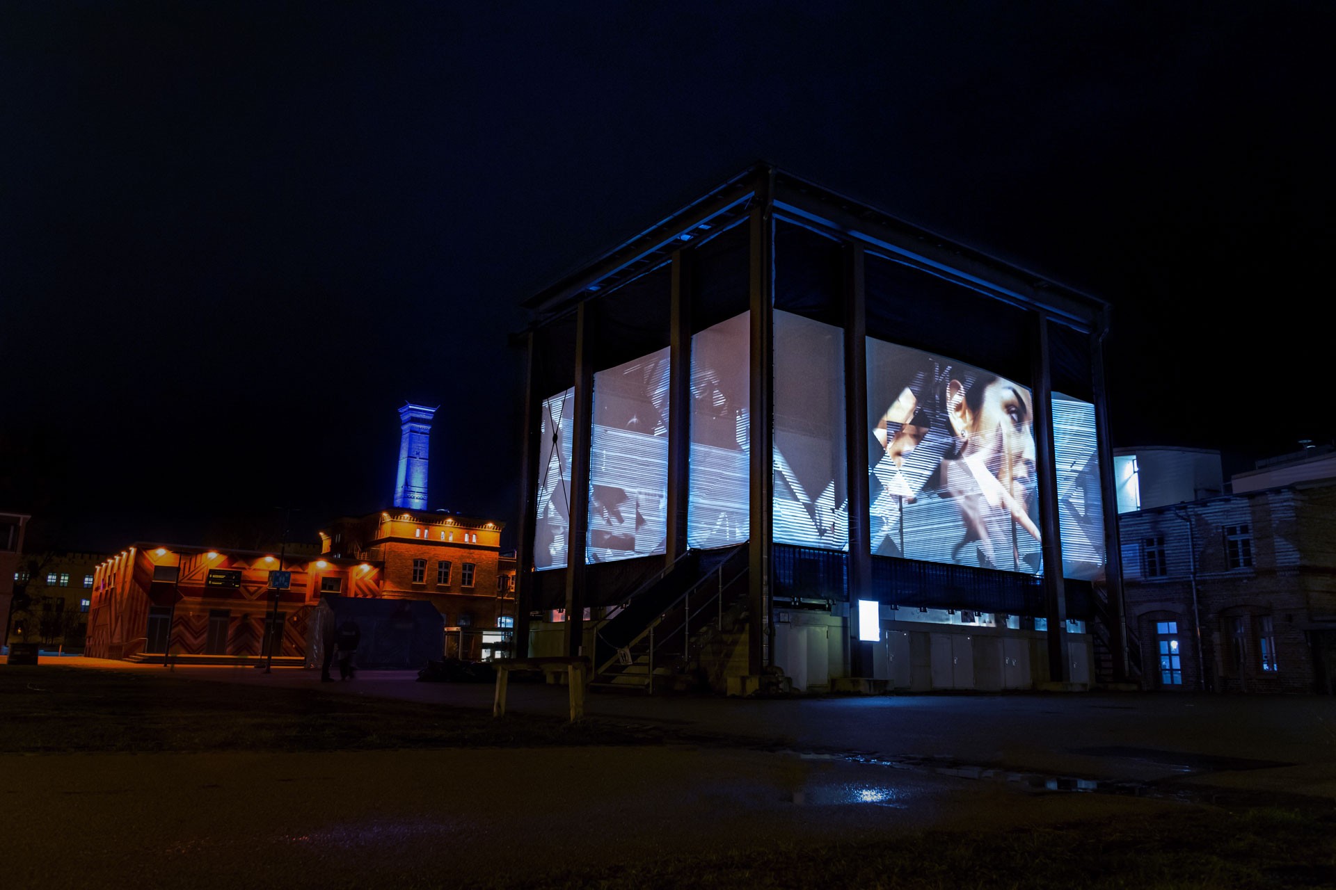 Expose - augmented performance installation