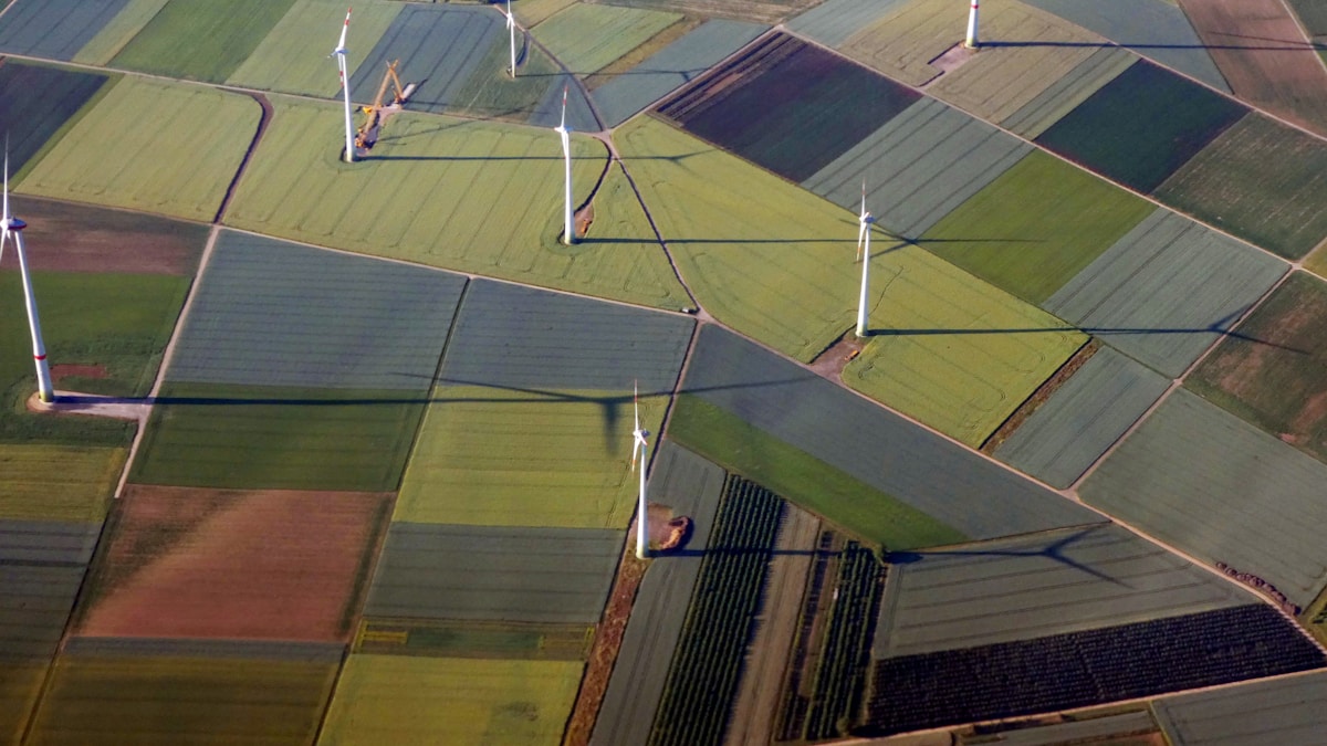 Dark green renewable energy field