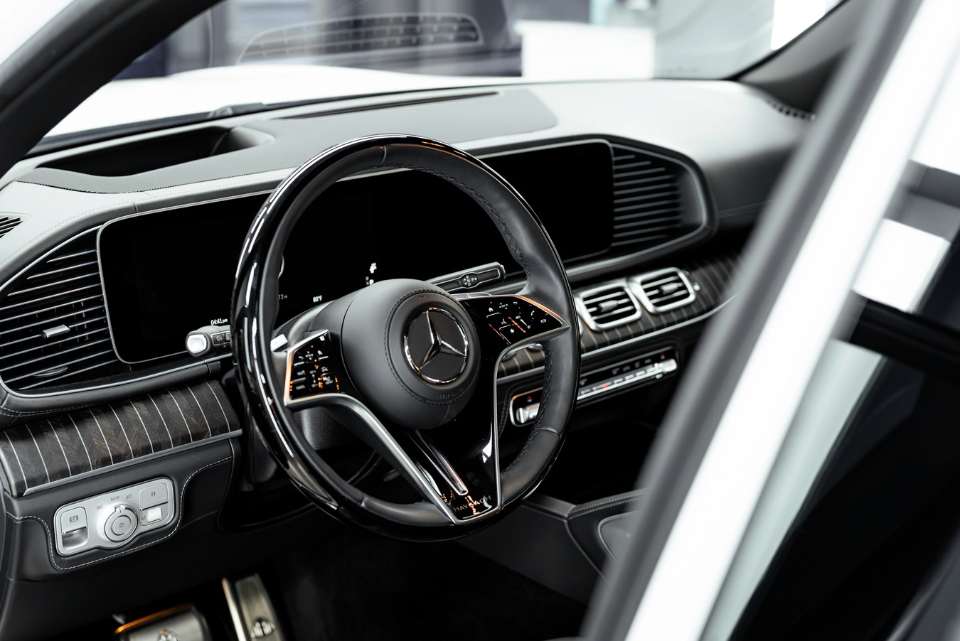 2026 Mercedes-Benz Maybach GLS 600 4MATIC, photo 33
