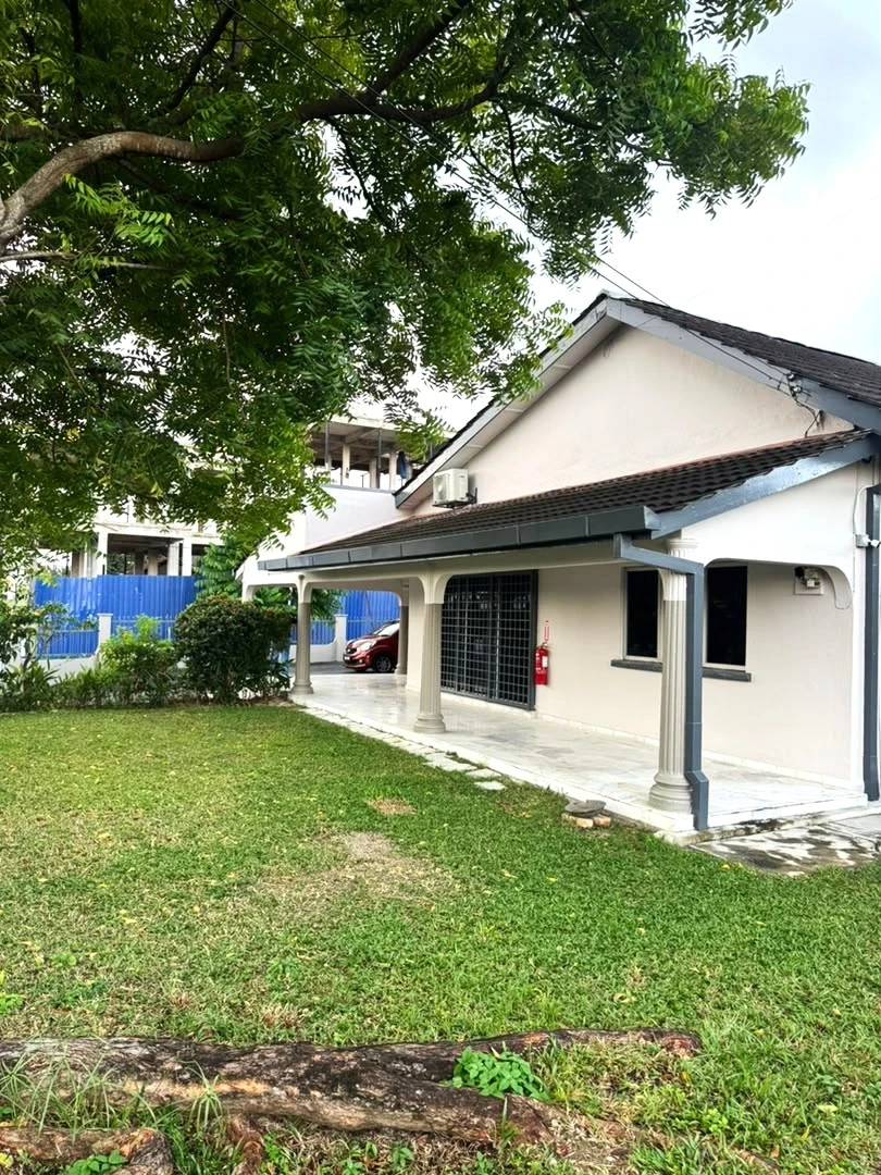 Home exterior of Golden Oaks senior care home Jalan Gasing branch in Petaling Jaya.