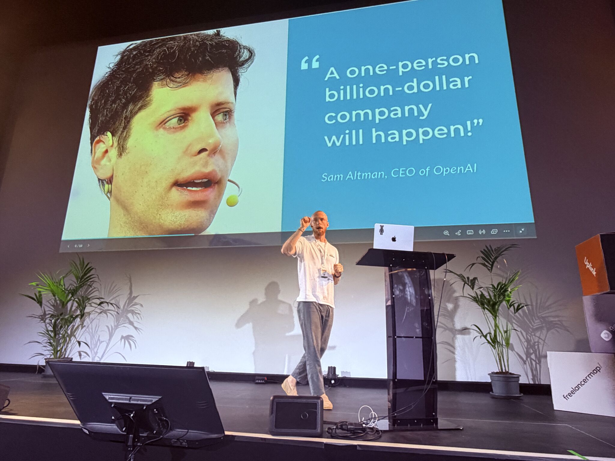 Marcel bei seiner Keynote an der freelance unlocked