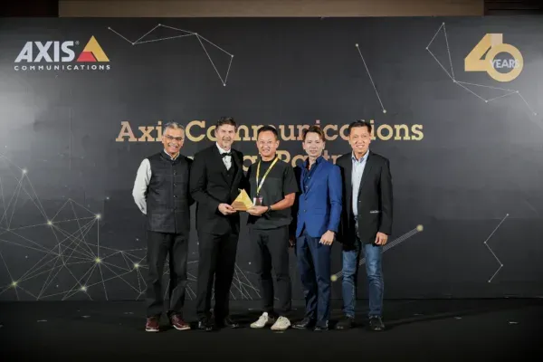 D-ron axis communications award