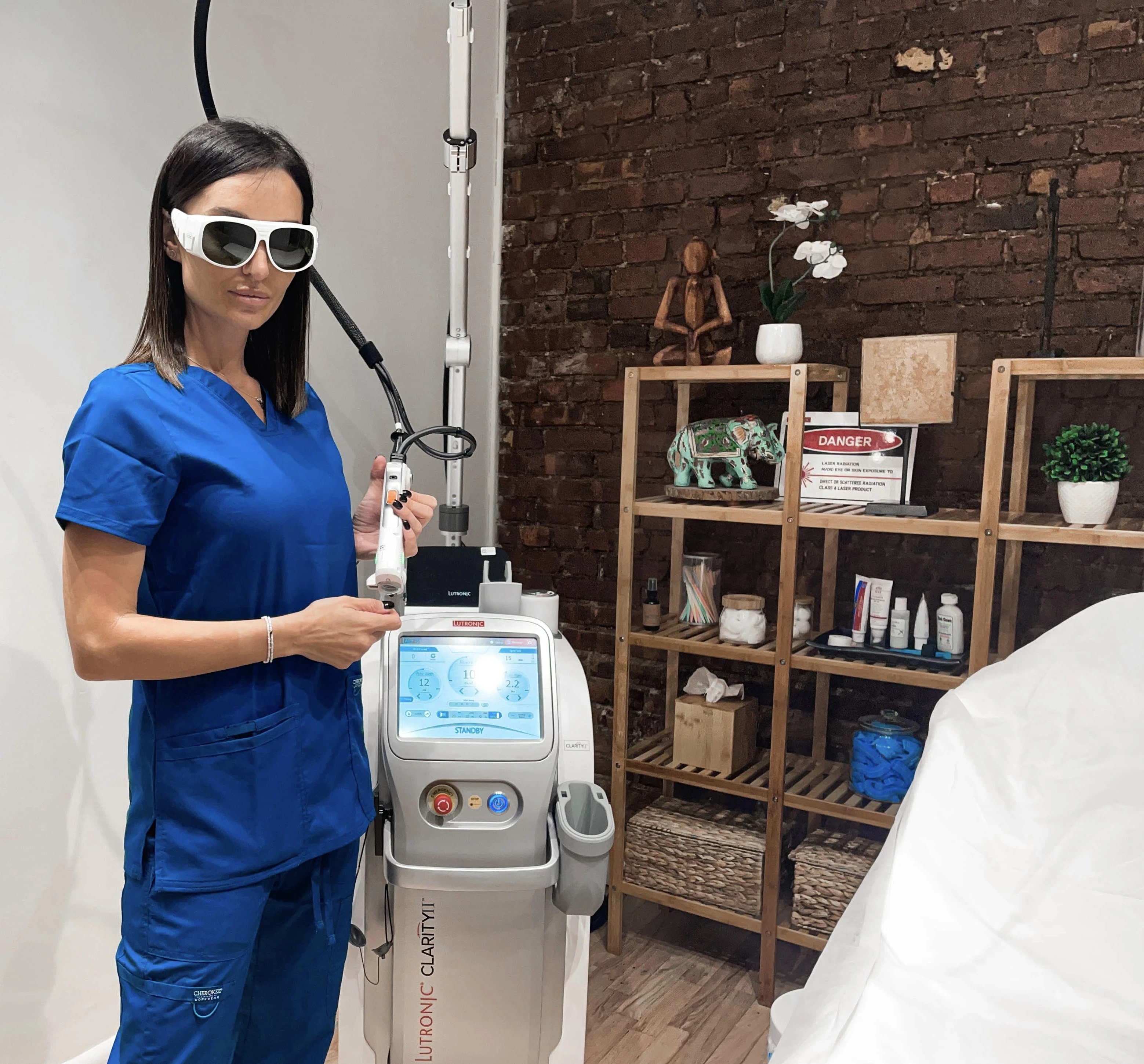Licensed esthetician Ecous Laser