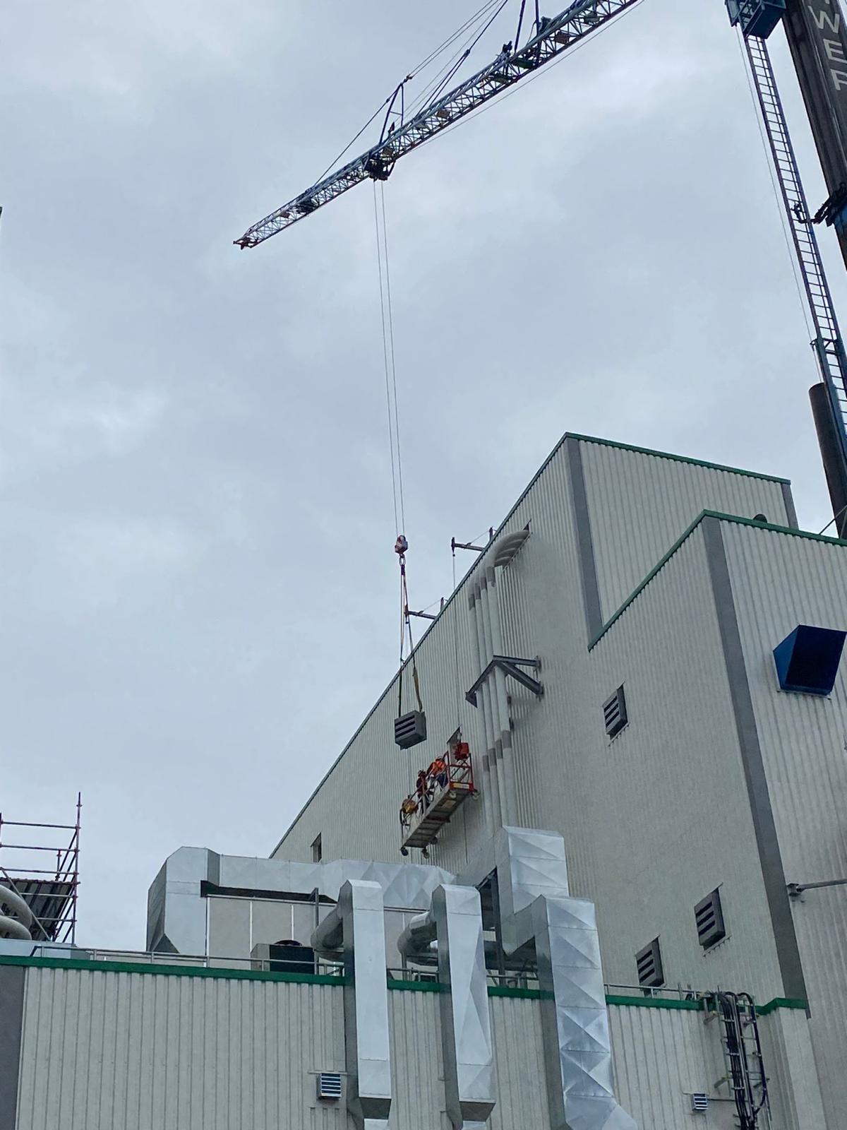 Foto gebouw met kraan