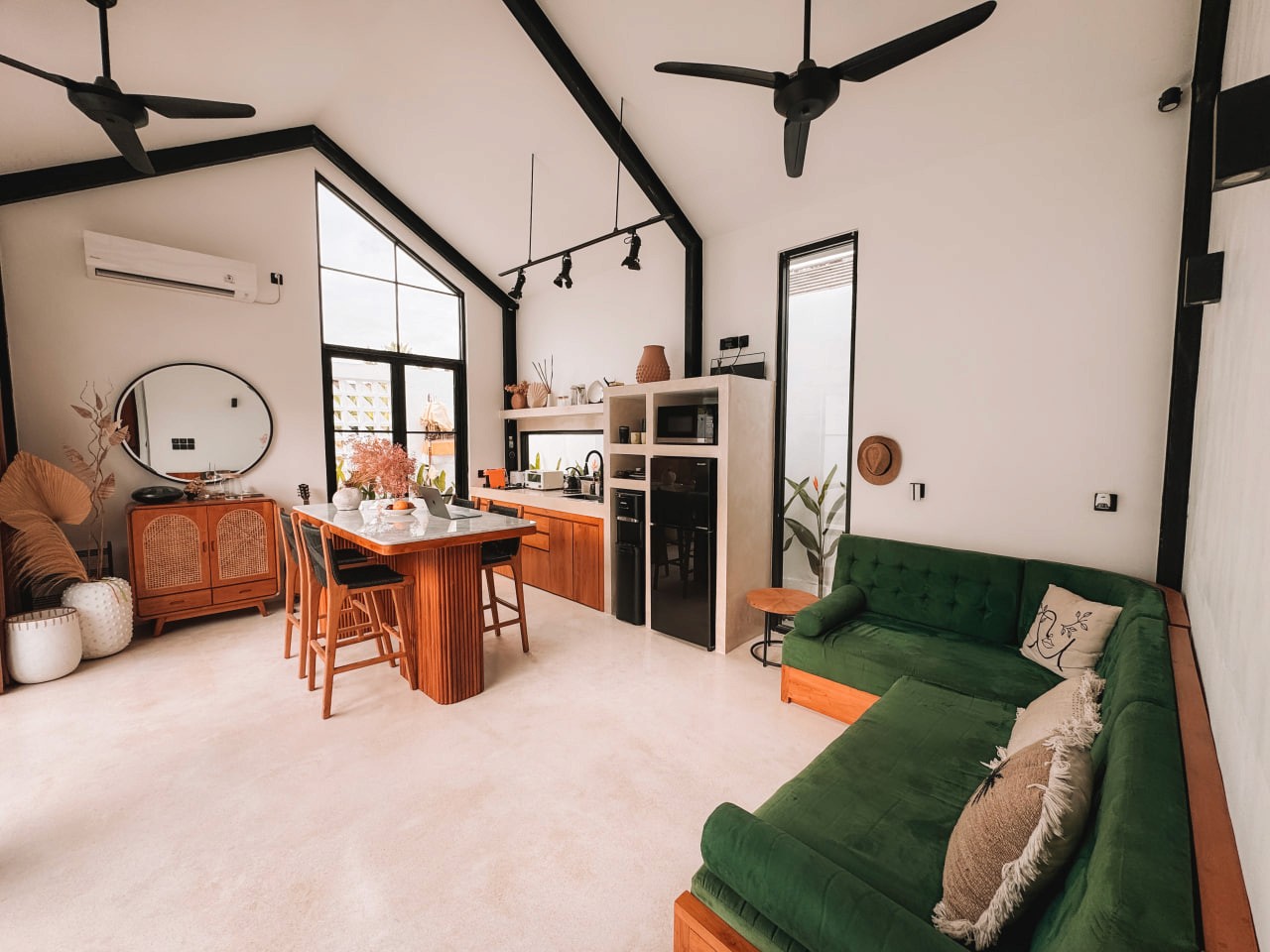 1-bedroom villa with rice field view in Berawa, Canggu