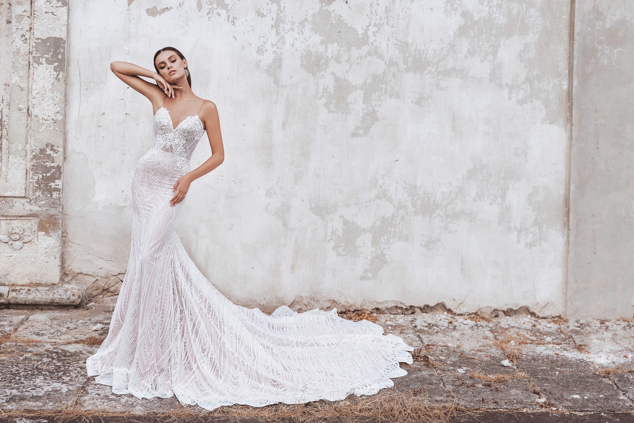 Figurbetontes Fit and Flare Brautkleid mit eleganter, femininer Silhouette