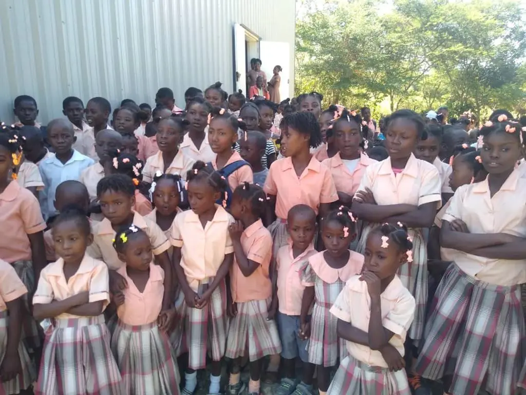 5 children lined up bradenton