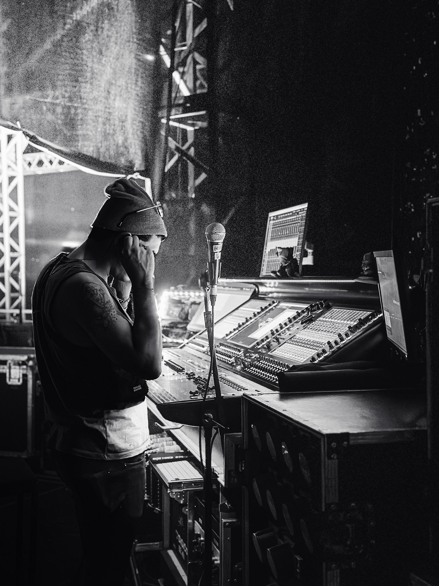 Modern abstract B&W composition